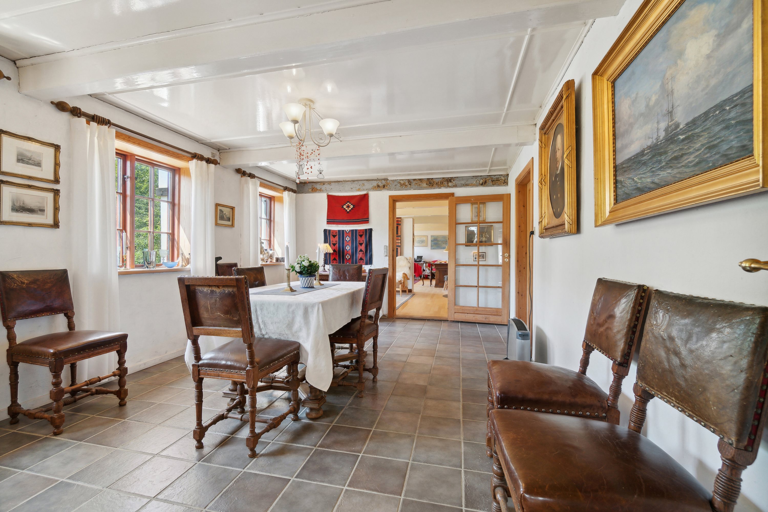 Fremhævet spisestue billede i fuldskærmstilstand. Billede af Kalbyvejen 30, 3720 Aakirkeby