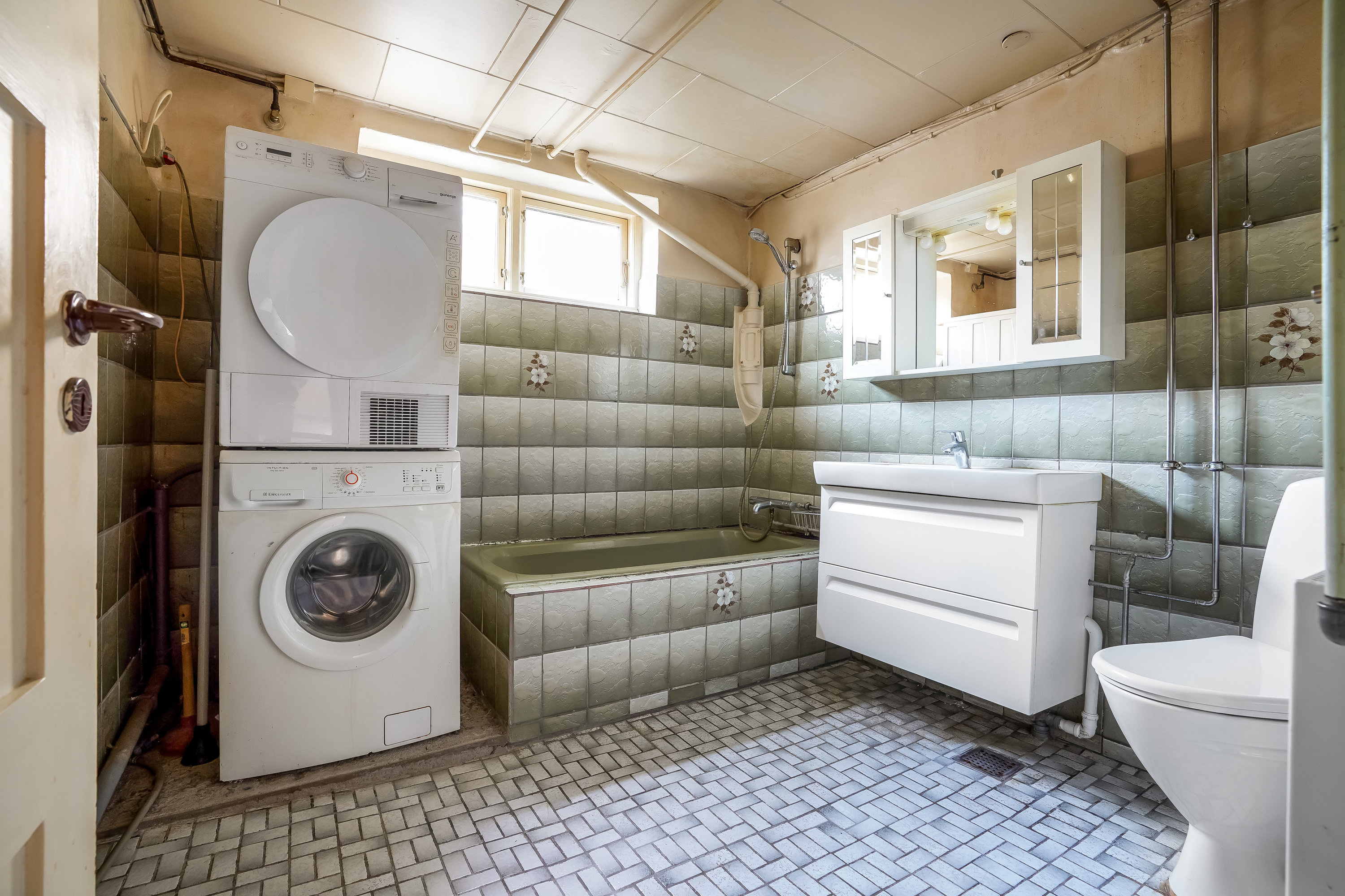 Fremhævet badeværelse billede i fuldskærmstilstand. Billede af Holmehusvej 41, 5000 Odense C