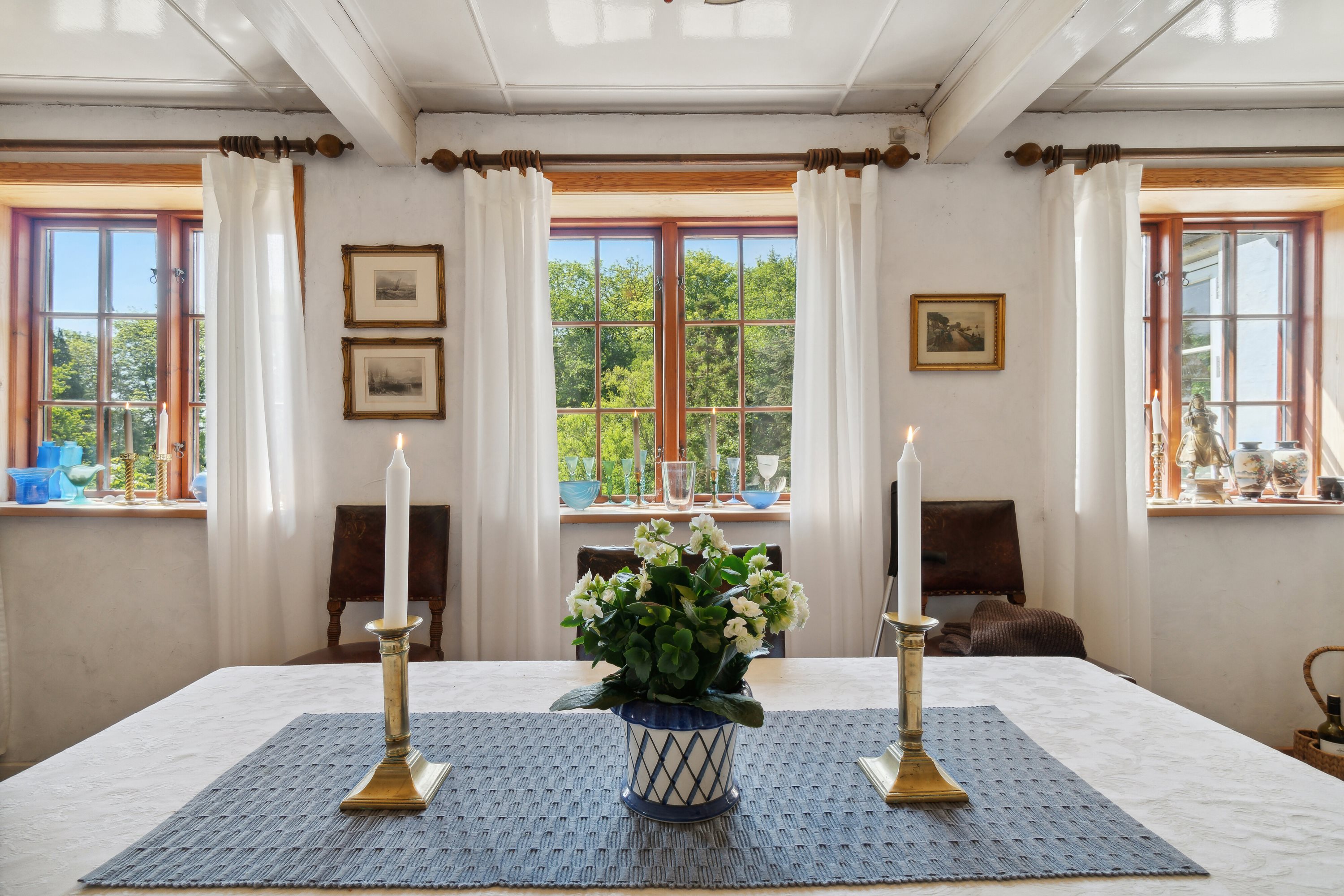 Fremhævet spisestue billede i fuldskærmstilstand. Billede af Kalbyvejen 30, 3720 Aakirkeby