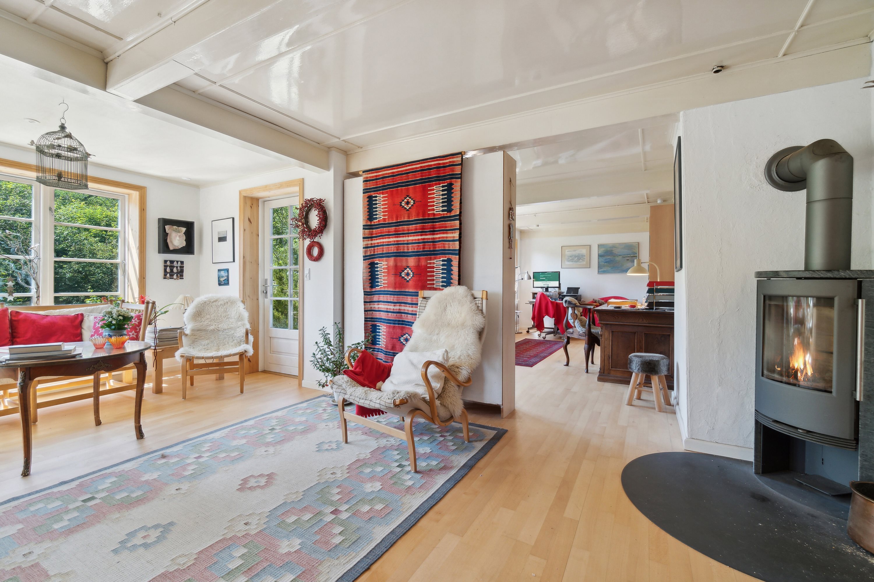 Fremhævet stue billede i fuldskærmstilstand. Billede af Kalbyvejen 30, 3720 Aakirkeby