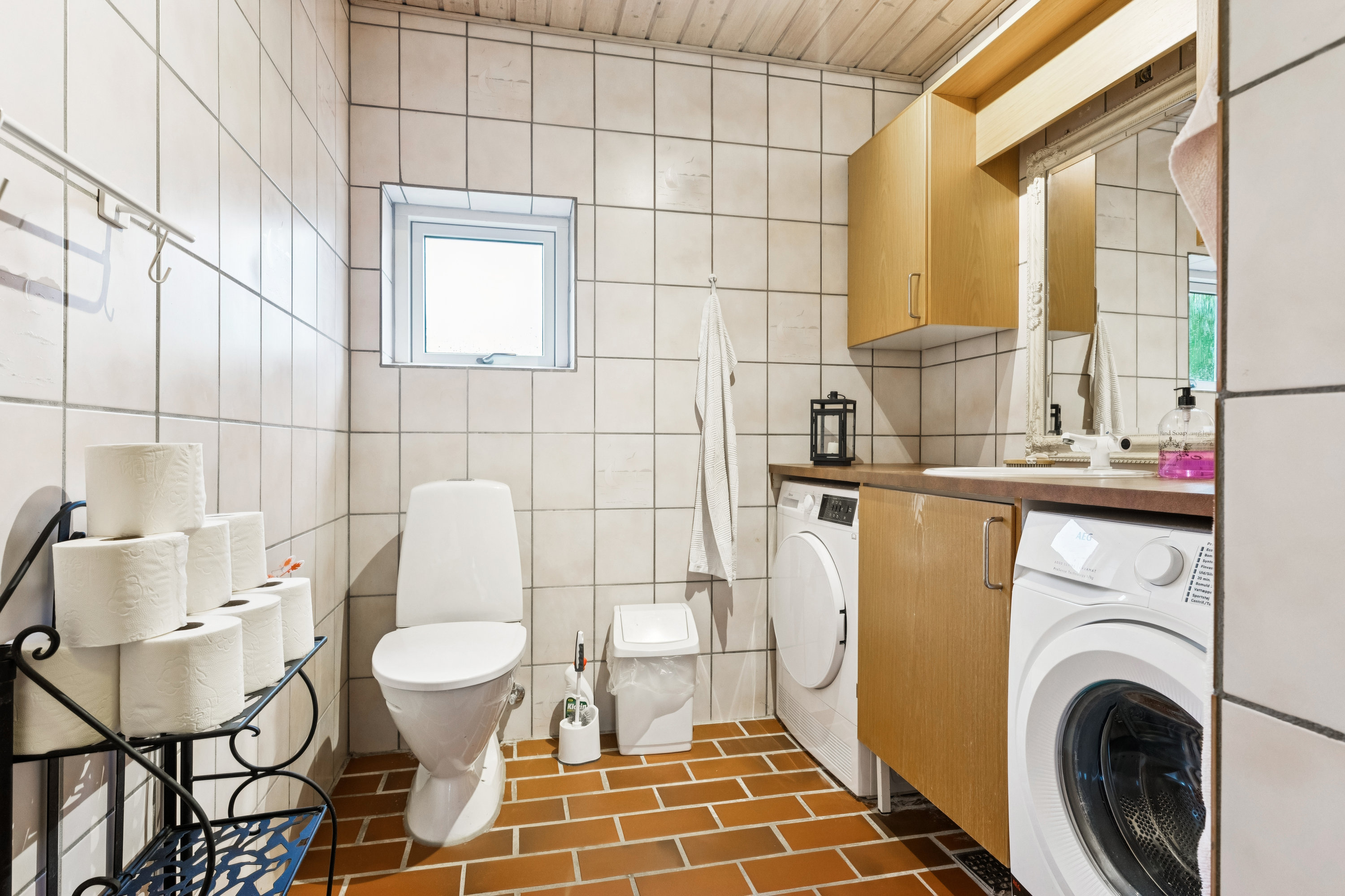 Fremhævet badeværelse billede i fuldskærmstilstand. Billede af Østervænget 20, 8840 Rødkærsbro