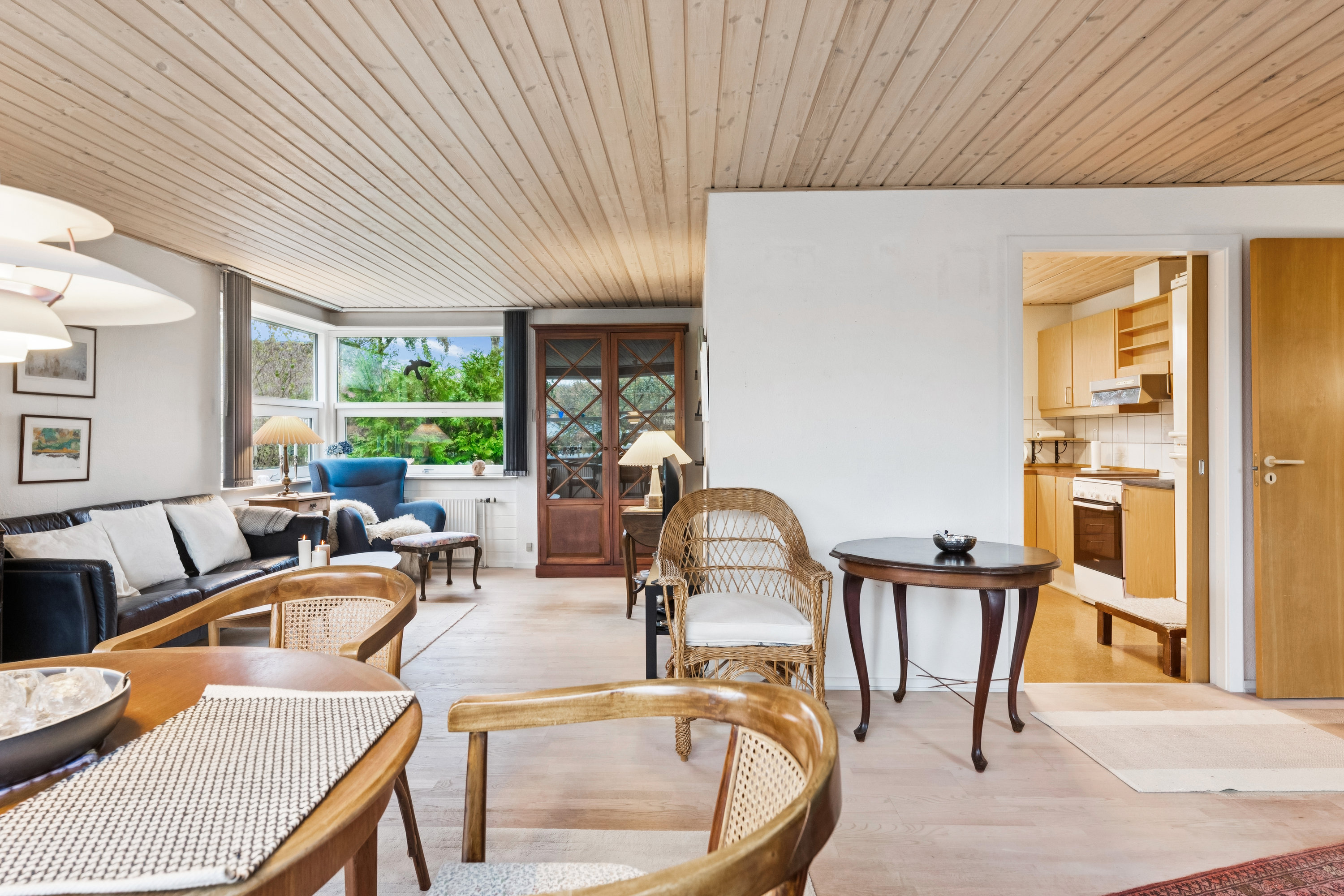 Fremhævet stue billede i fuldskærmstilstand. Billede af Østervænget 20, 8840 Rødkærsbro