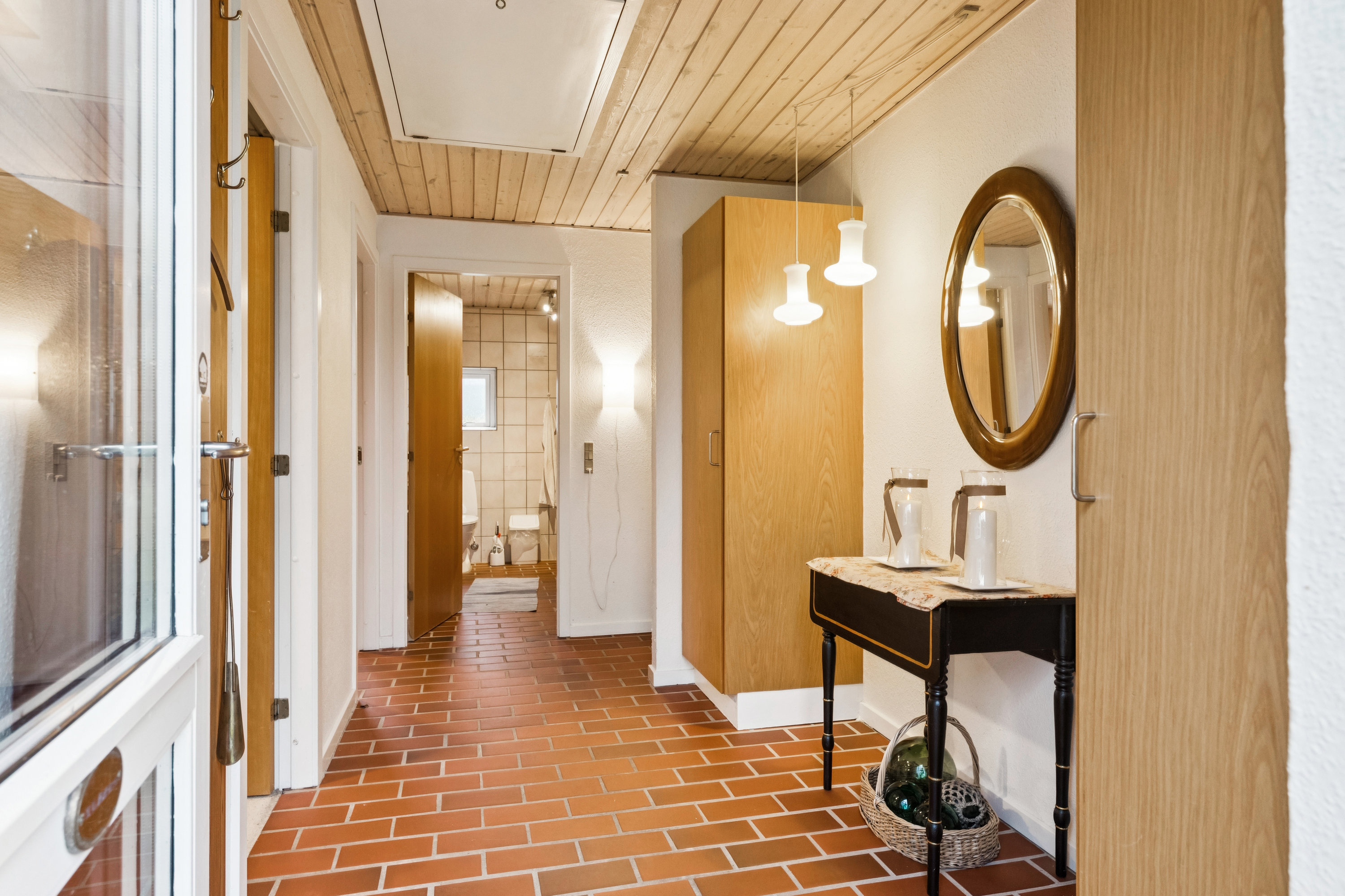 Fremhævet gang billede i fuldskærmstilstand. Billede af Østervænget 20, 8840 Rødkærsbro