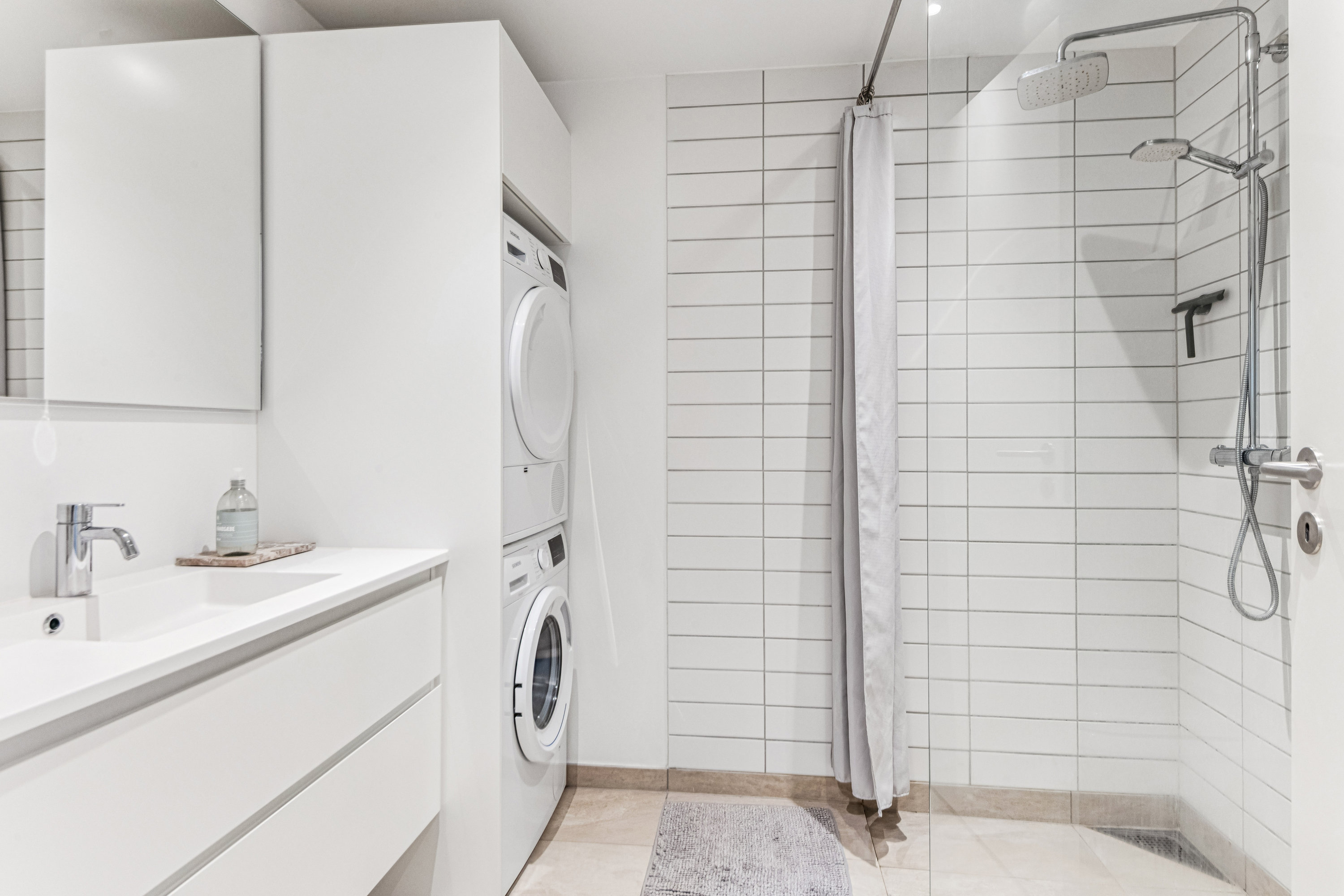 Fremhævet badeværelse billede i fuldskærmstilstand. Billede af Egeparken 3, 3. 1., 9000 Aalborg