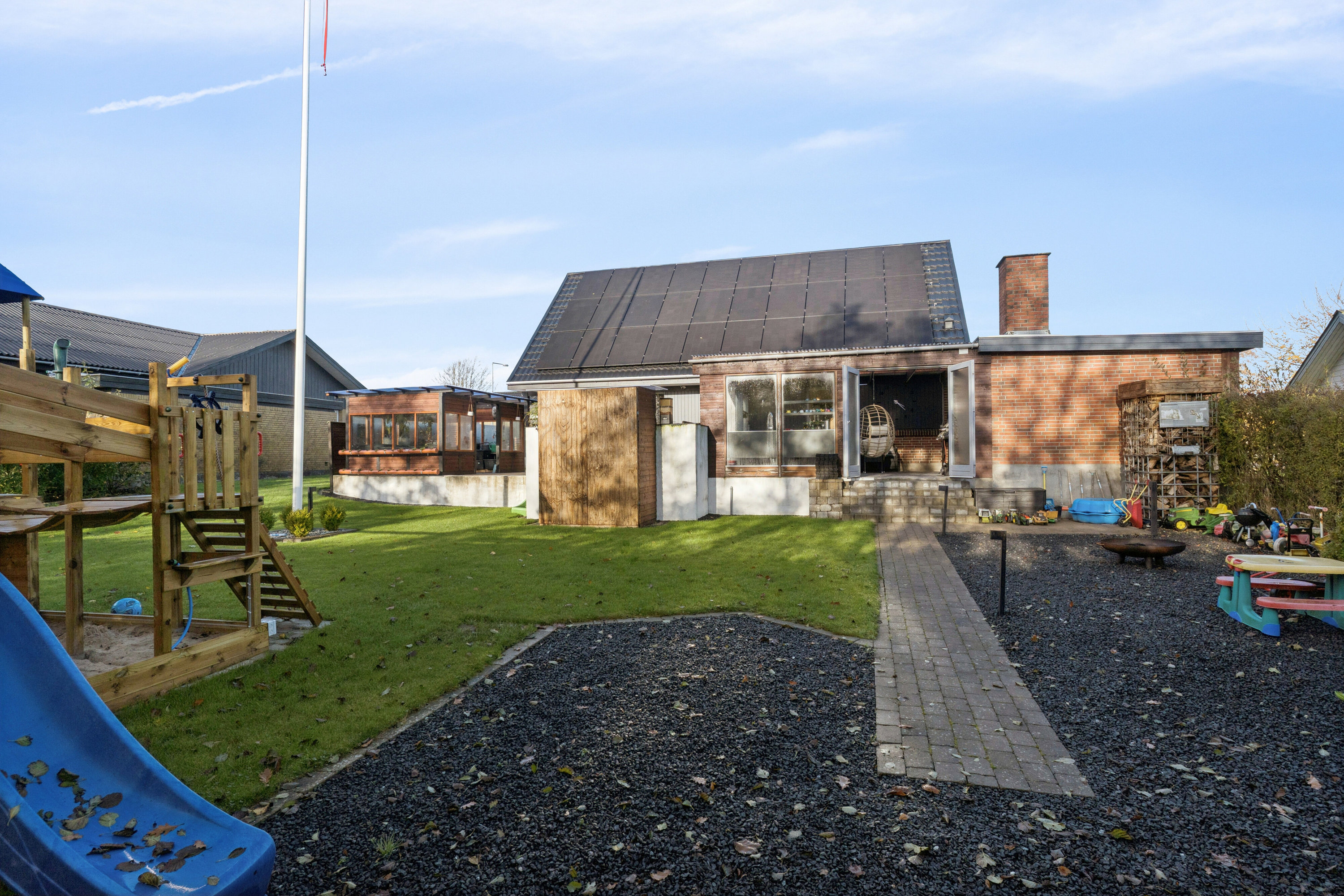 Fremhævet set fra haven billede i fuldskærmstilstand. Billede af Ulvmosevej 4, Lendum, 9870 Sindal