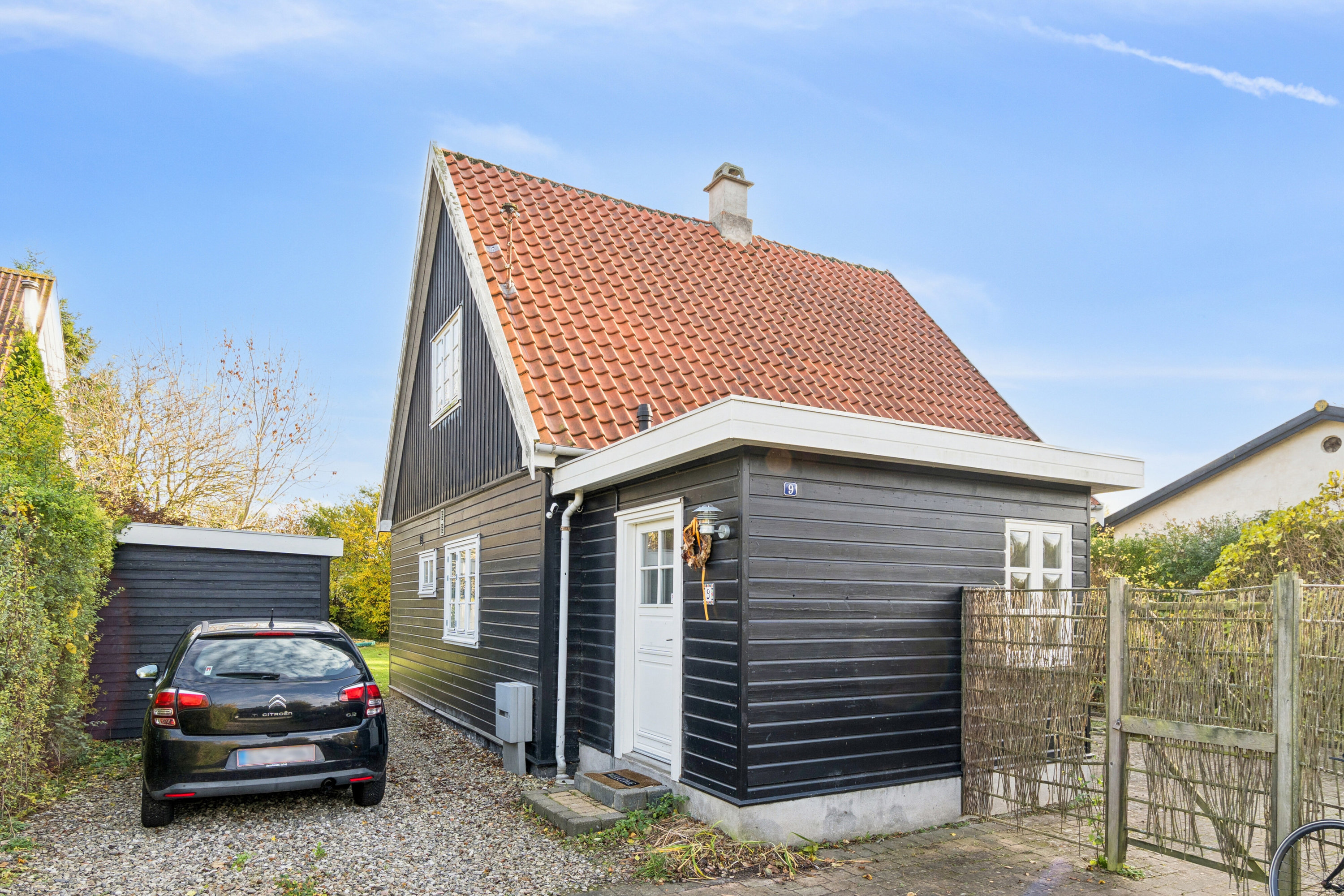 Fremhævet set fra vejen billede i fuldskærmstilstand. Billede af Pagteroldvej 9, 2650 Hvidovre