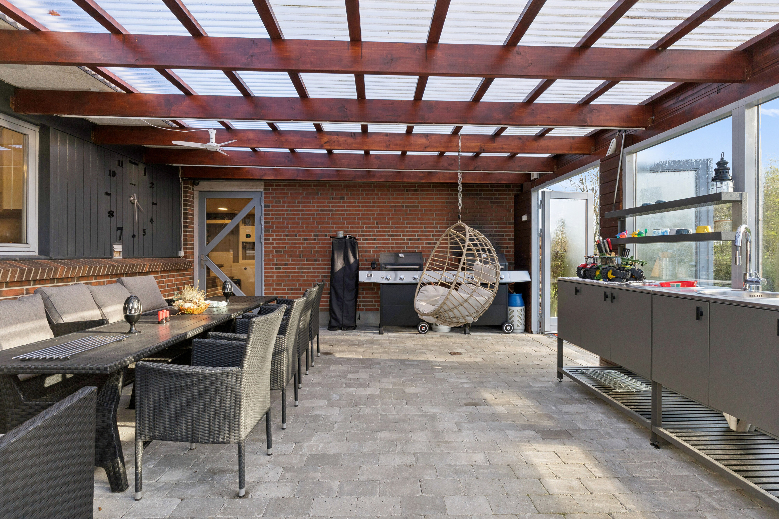 Fremhævet overdækket terrasse billede i fuldskærmstilstand. Billede af Ulvmosevej 4, Lendum, 9870 Sindal