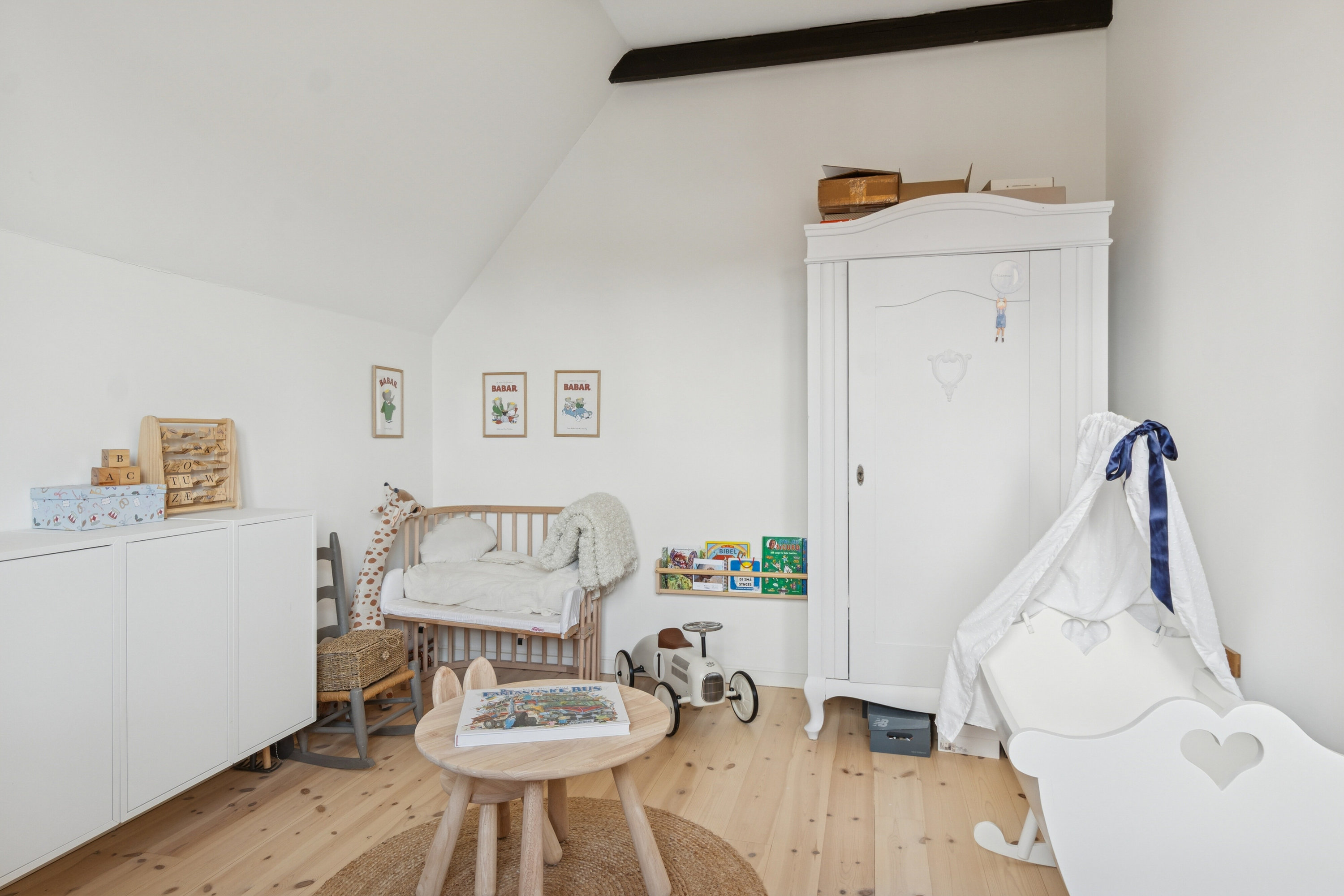 Fremhævet stue billede i fuldskærmstilstand. Billede af Pagteroldvej 9, 2650 Hvidovre