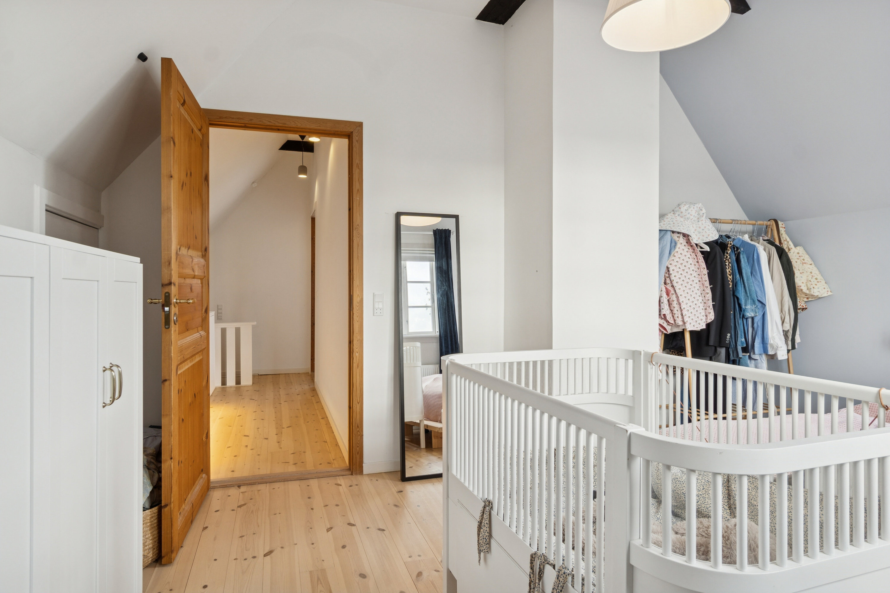 Fremhævet soveværelse billede i fuldskærmstilstand. Billede af Pagteroldvej 9, 2650 Hvidovre