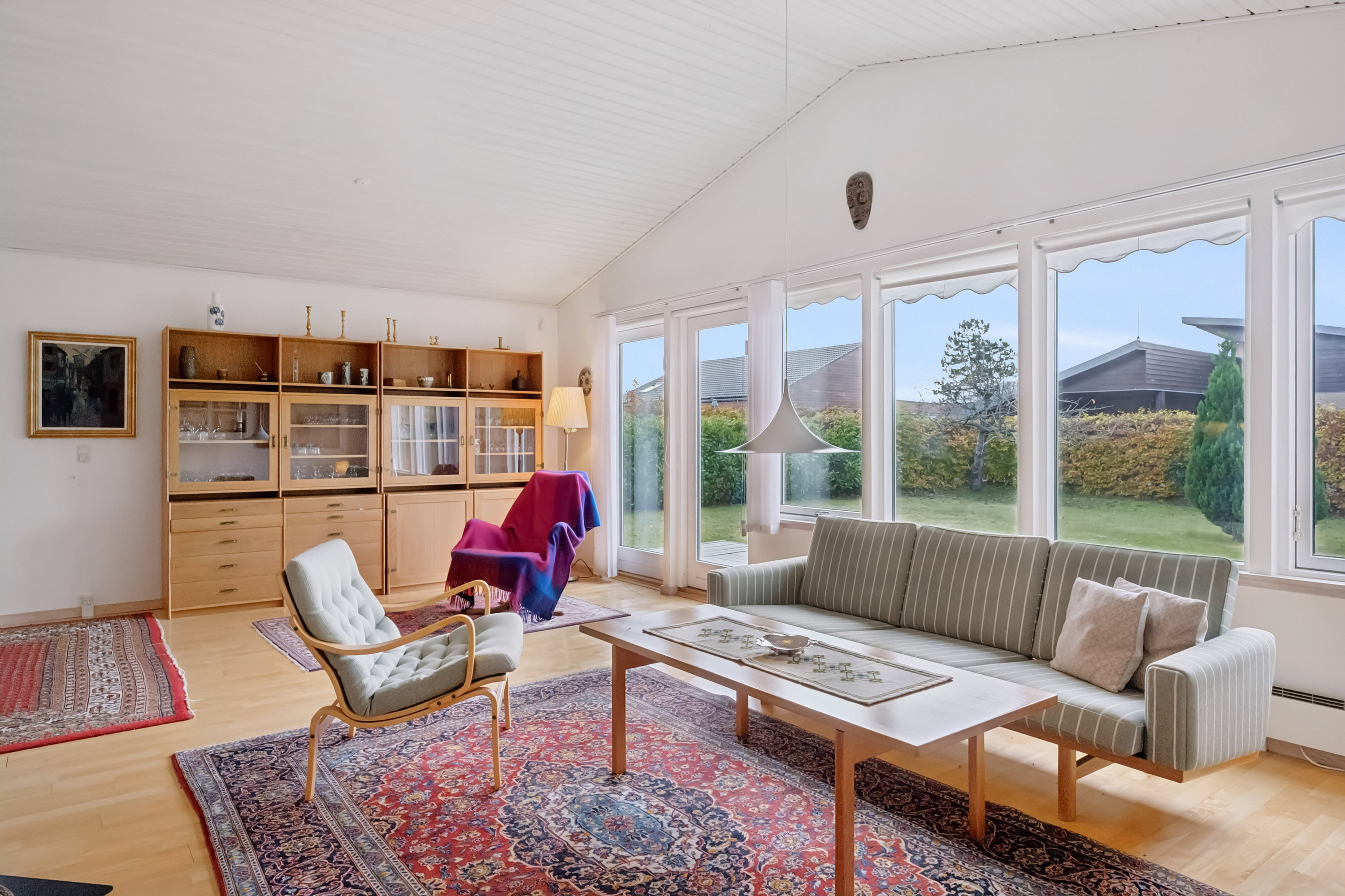 Fremhævet stue billede i fuldskærmstilstand. Billede af Svanevænget 23B, 4040 Jyllinge