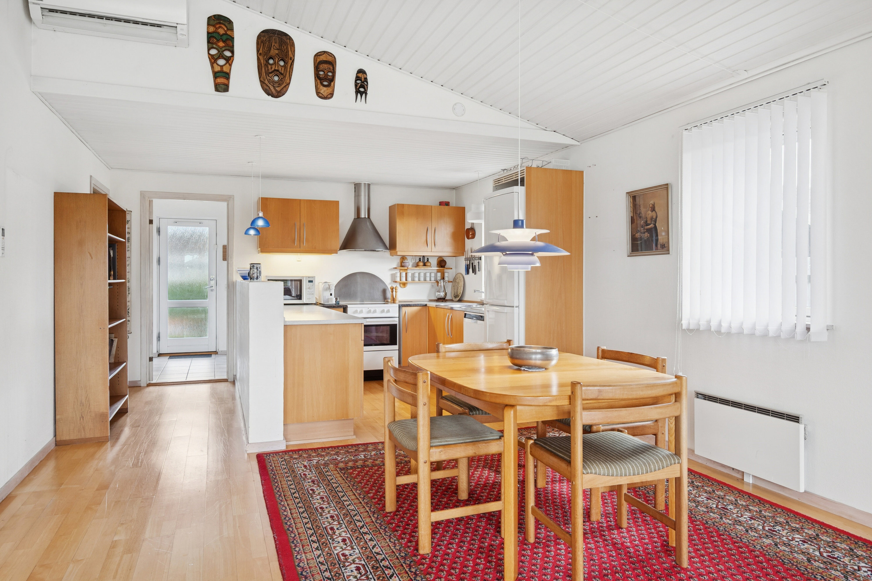 Fremhævet spisestue billede i fuldskærmstilstand. Billede af Svanevænget 23B, 4040 Jyllinge