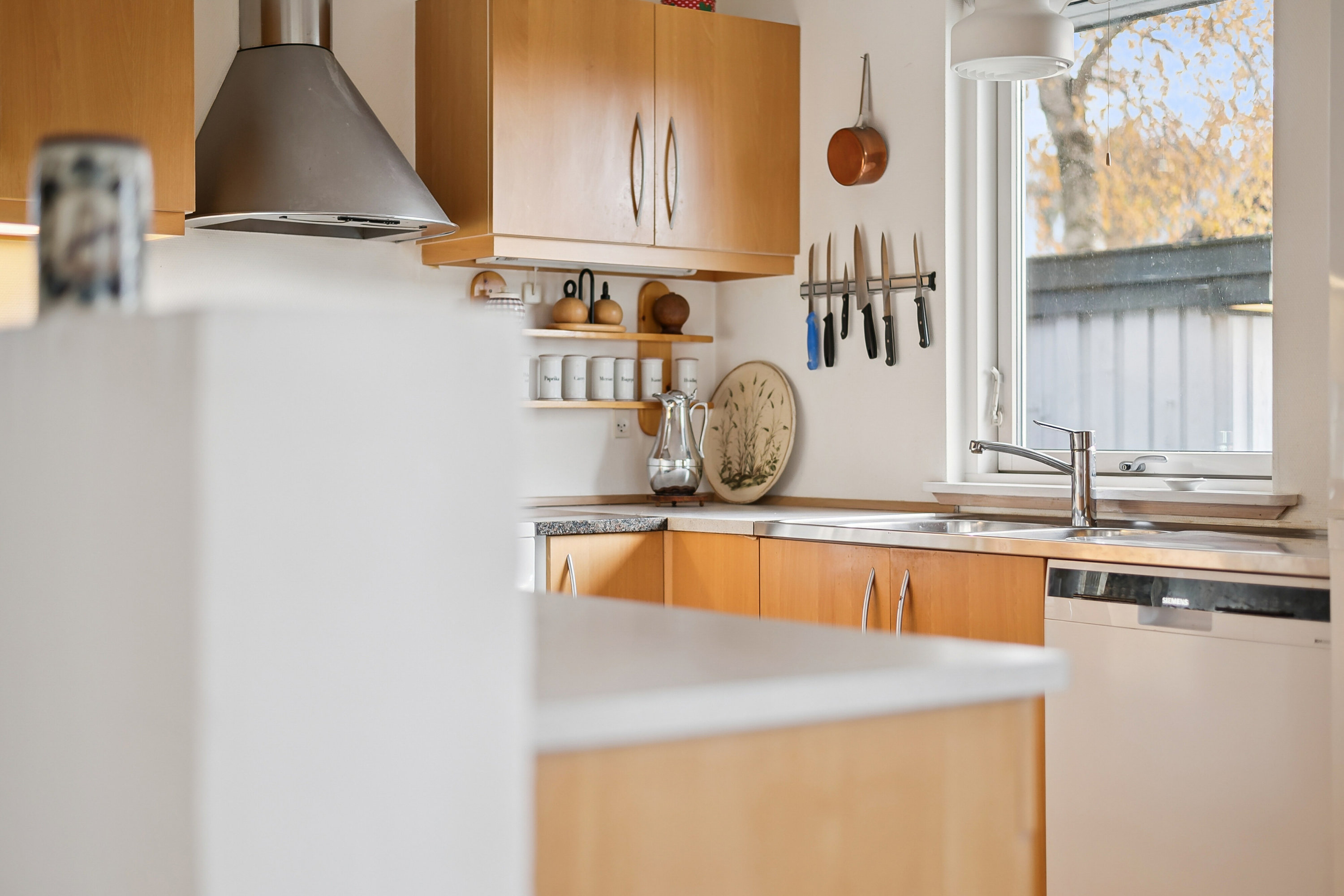 Fremhævet køkken billede i fuldskærmstilstand. Billede af Svanevænget 23B, 4040 Jyllinge