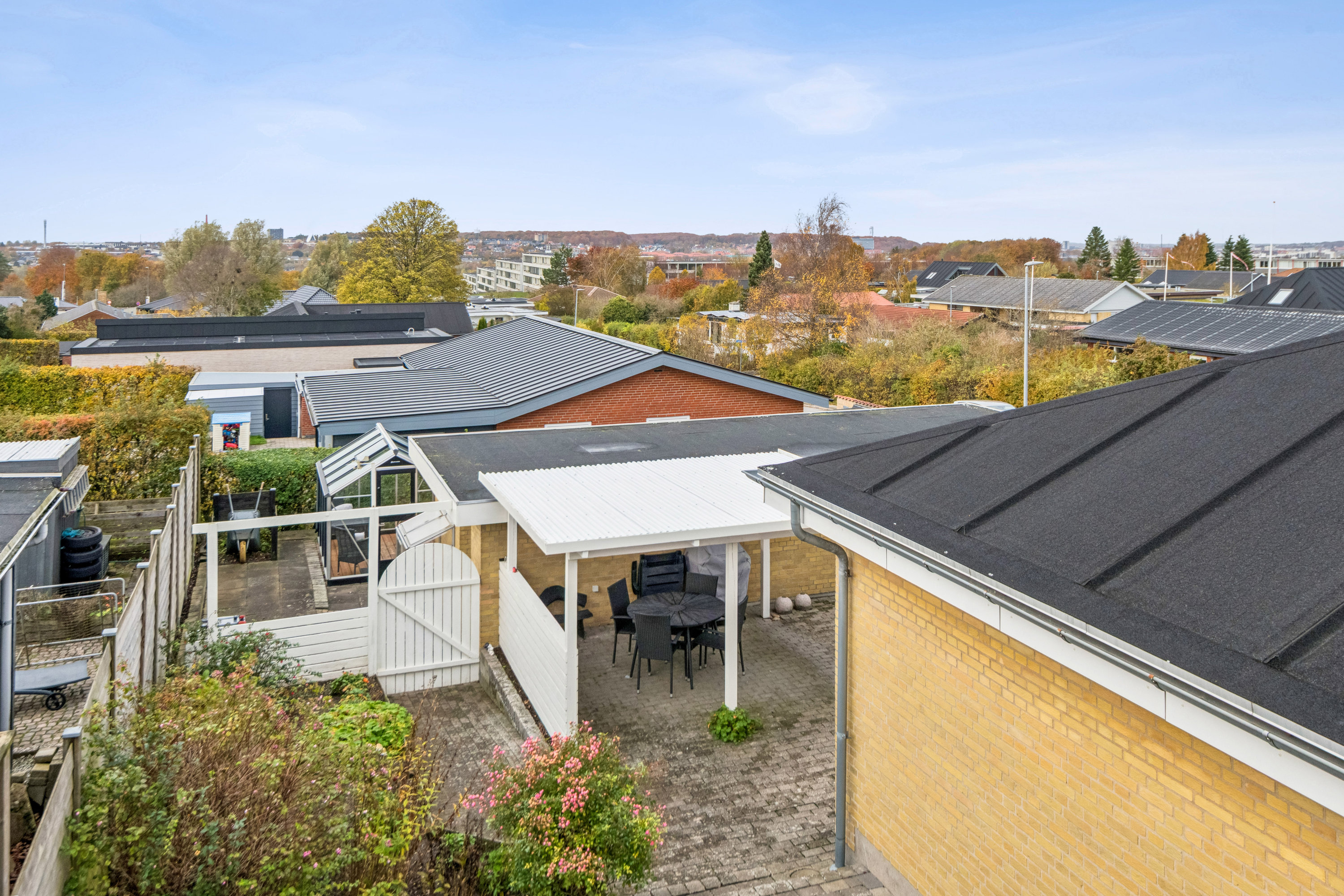 Fremhævet andet billede i fuldskærmstilstand. Billede af Dyssebakken 1, Gug, 9210 Aalborg SØ