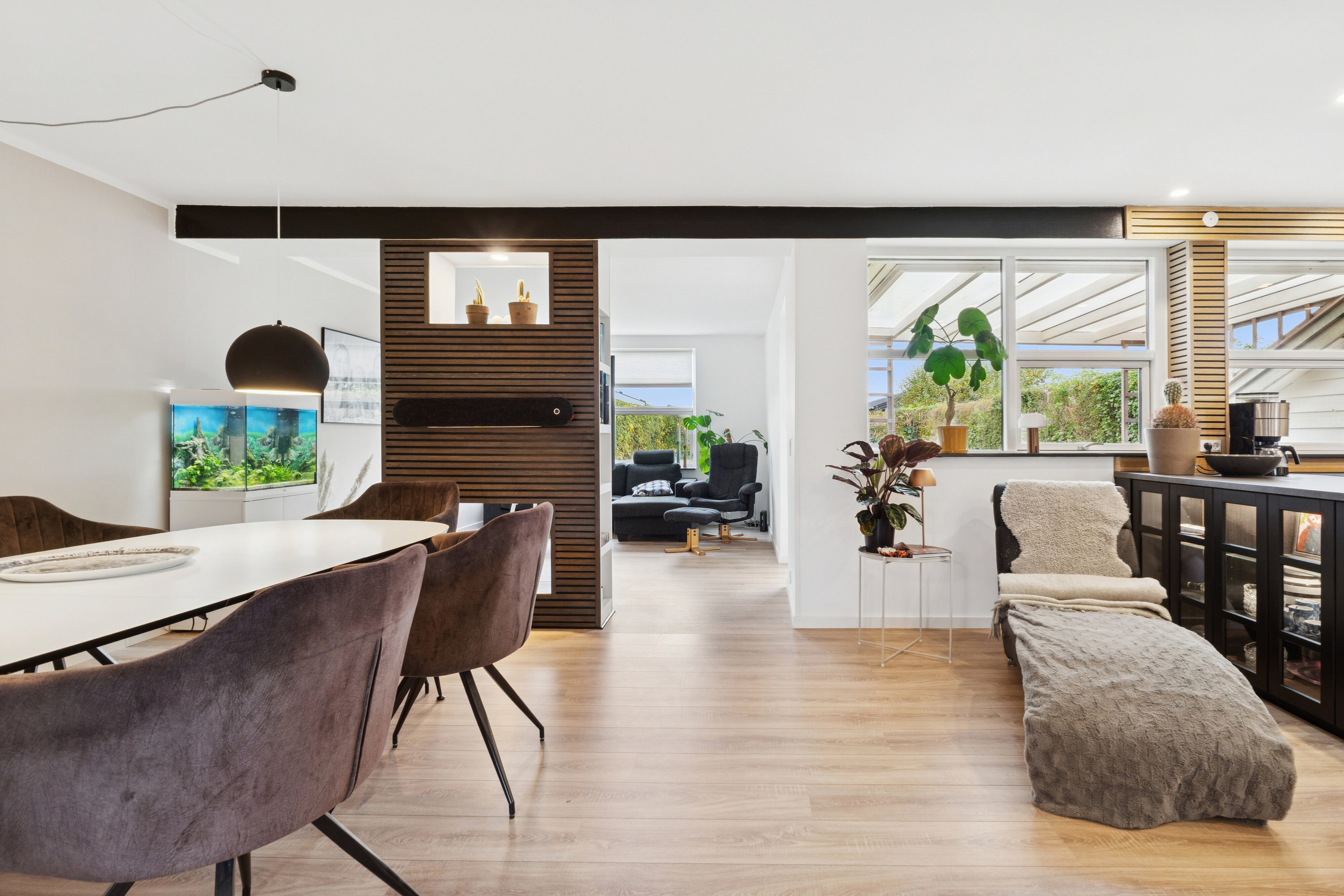 Fremhævet spisestue billede i fuldskærmstilstand. Billede af Morelvej 65, Sanderum, 5250 Odense SV