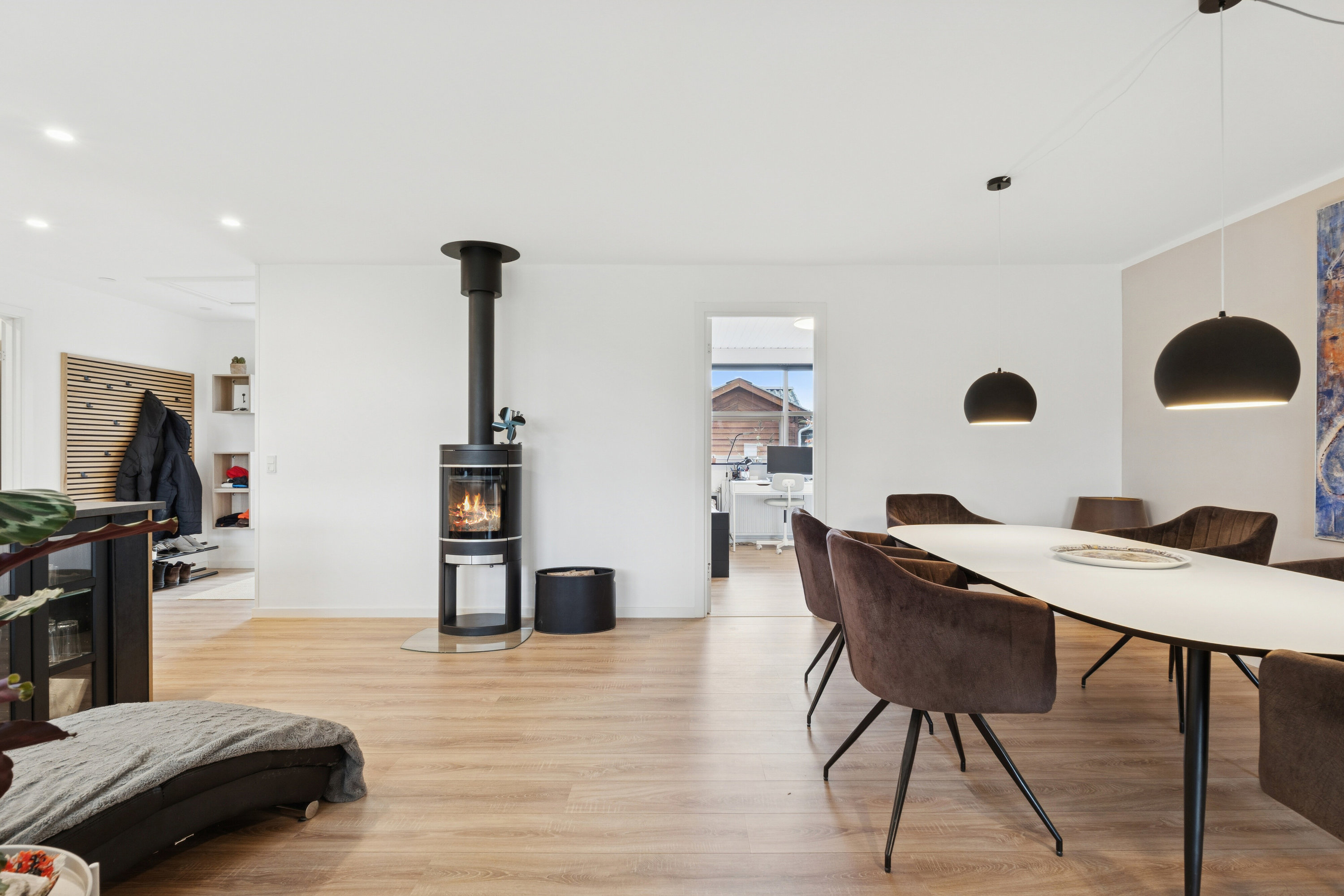 Fremhævet stue billede i fuldskærmstilstand. Billede af Morelvej 65, Sanderum, 5250 Odense SV