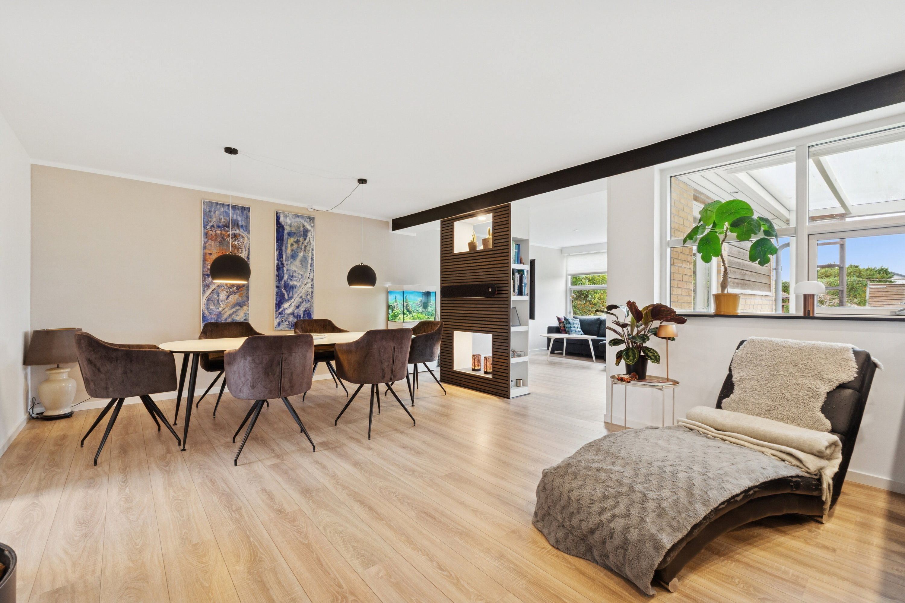 Fremhævet stue billede i fuldskærmstilstand. Billede af Morelvej 65, Sanderum, 5250 Odense SV