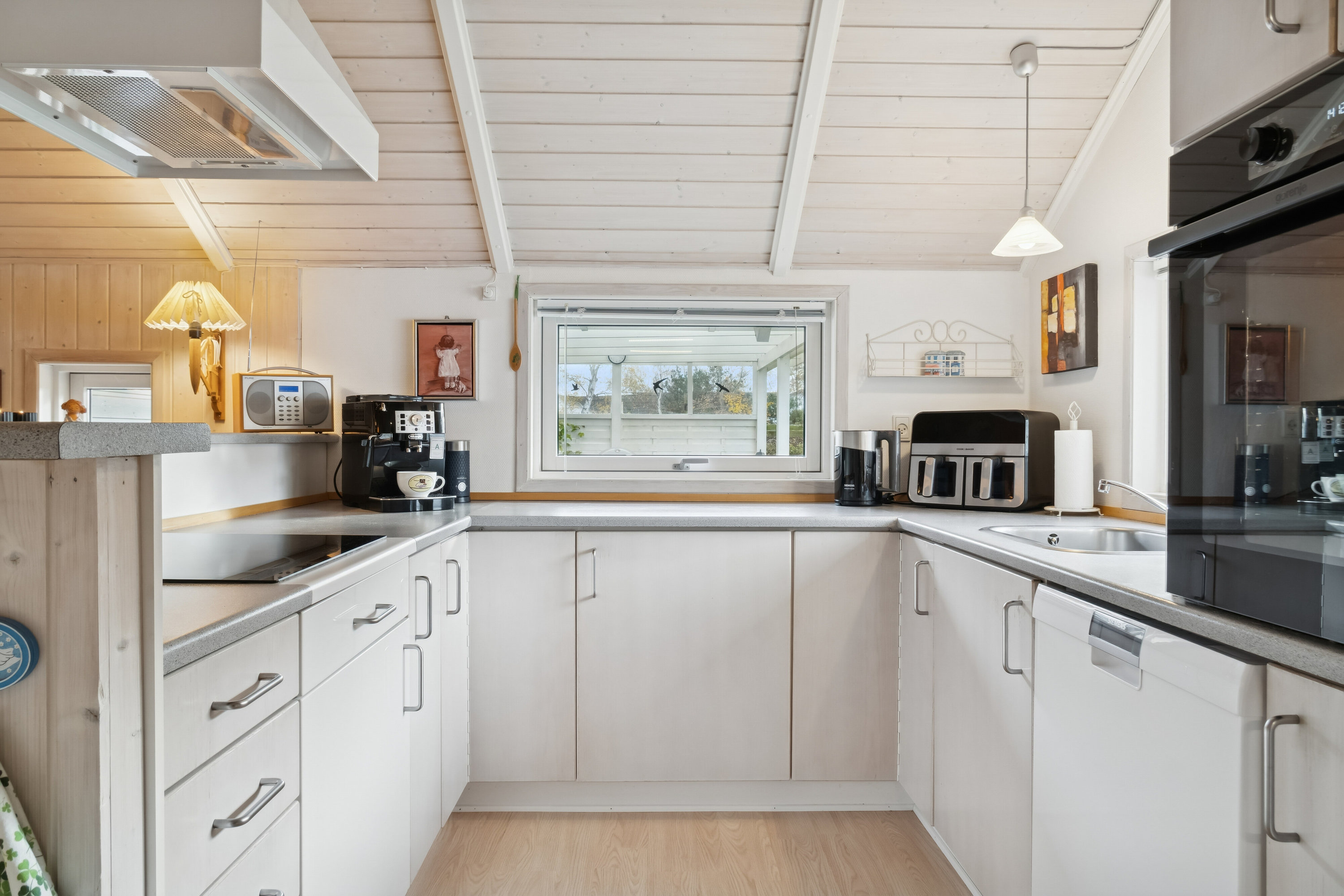 Fremhævet køkken billede i fuldskærmstilstand. Billede af Pilehaven 2, Ferslev, 4050 Skibby