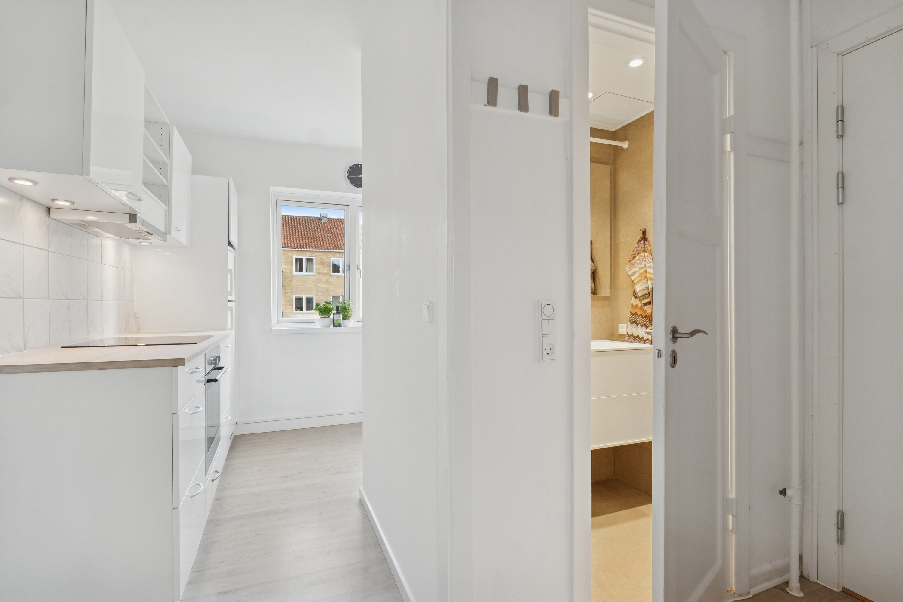 Miniaturebillede 2: køkken. Billede af Frederiksdalsvej 105E, 1. th., 2830 Virum