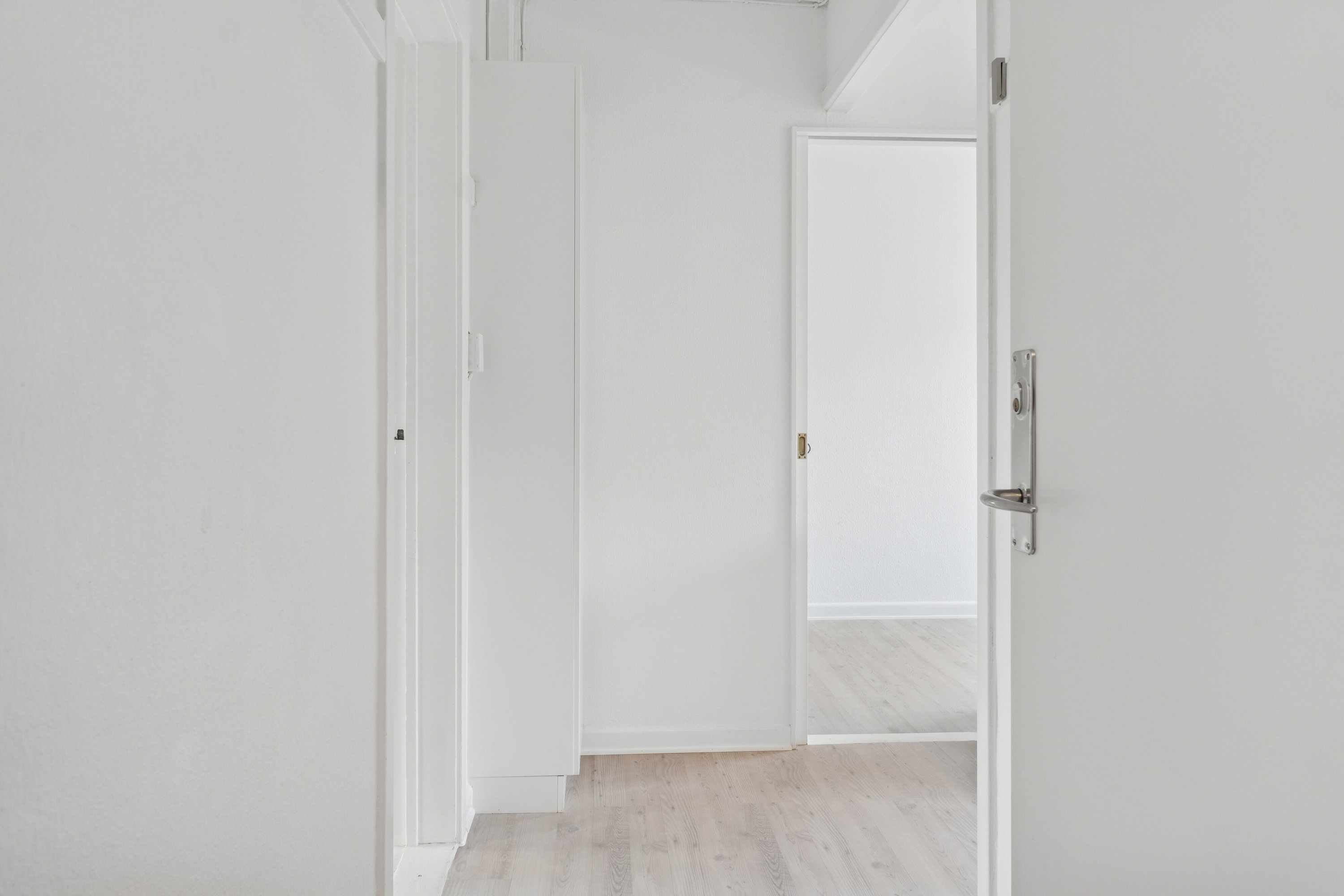 Fremhævet gang billede i fuldskærmstilstand. Billede af Frederiksdalsvej 105E, 1. th., 2830 Virum