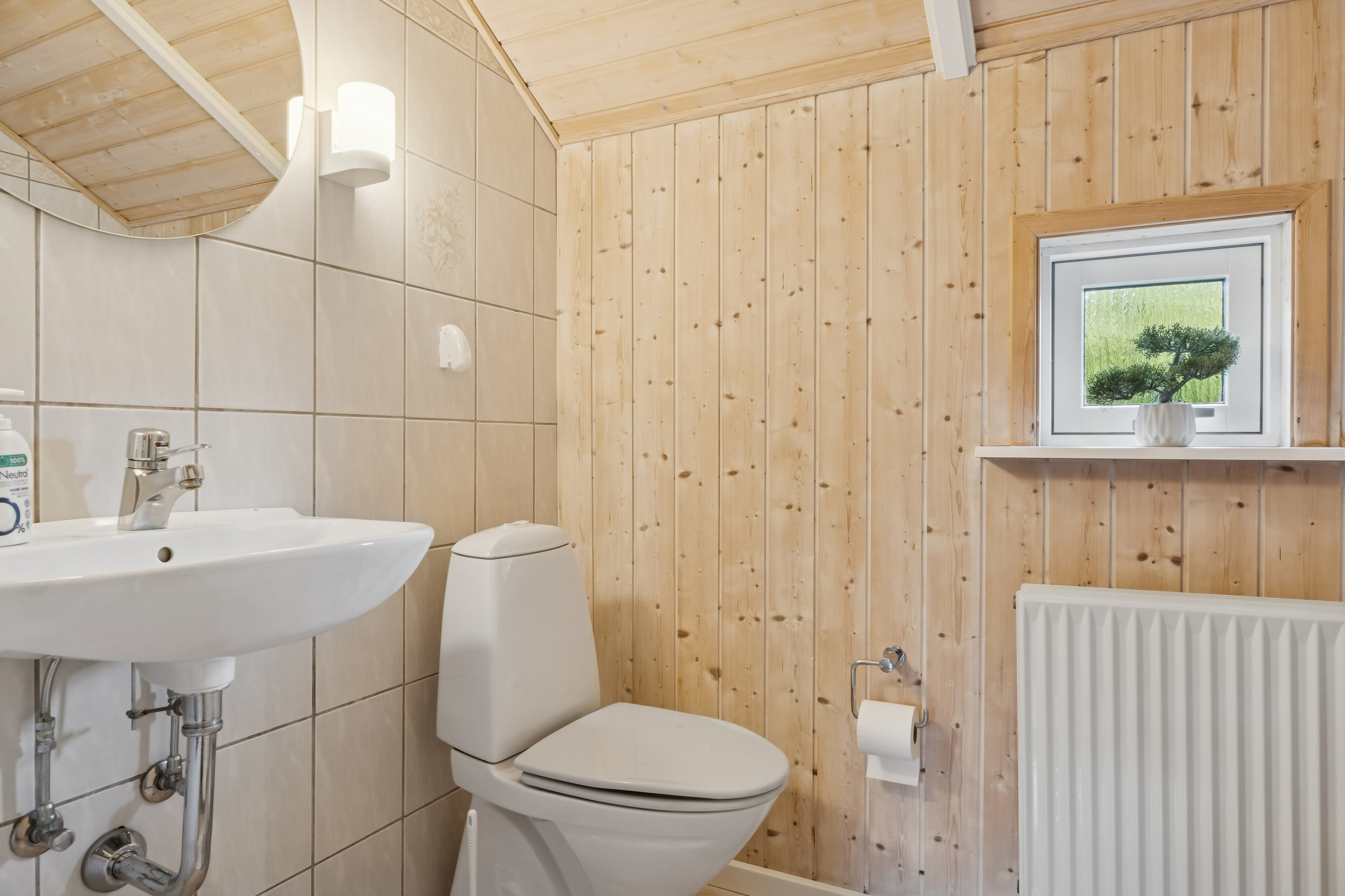 Fremhævet badeværelse billede i fuldskærmstilstand. Billede af Pilehaven 2, Ferslev, 4050 Skibby