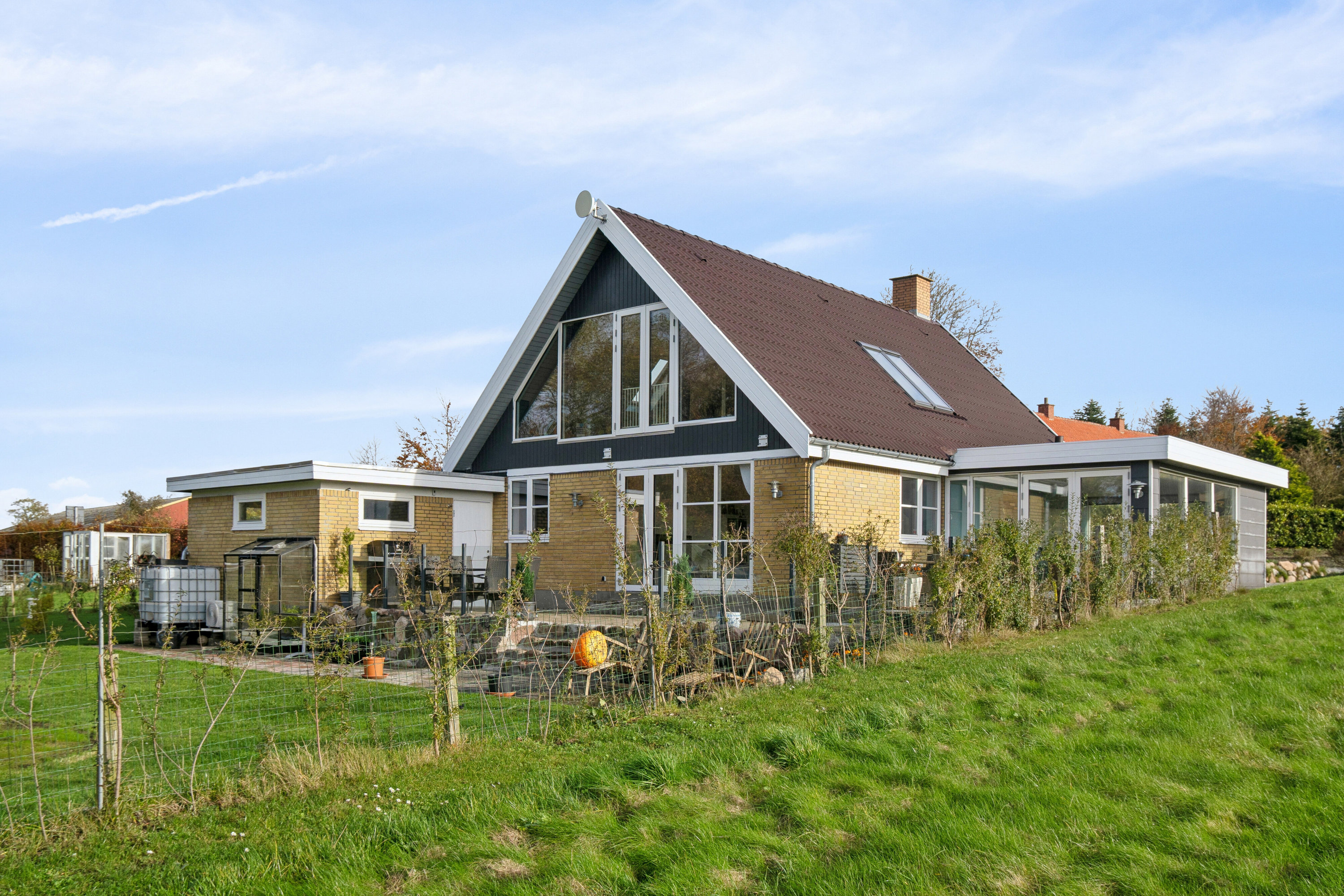 Fremhævet set fra haven billede i fuldskærmstilstand. Billede af Bildsøvej 4, Bildsø, 4200 Slagelse