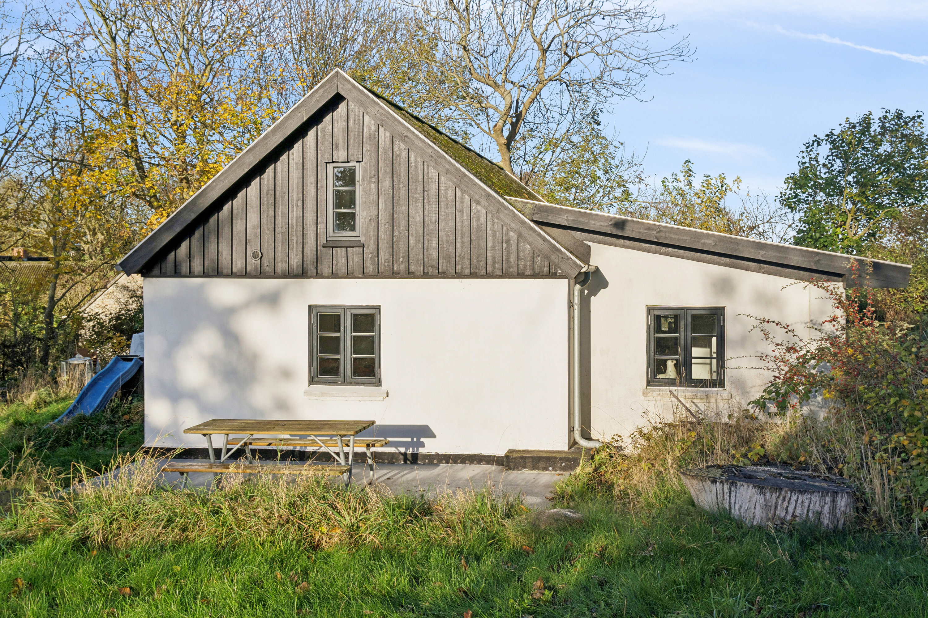 Fremhævet set fra haven billede i fuldskærmstilstand. Billede af Lillesøvej 6, 4400 Kalundborg