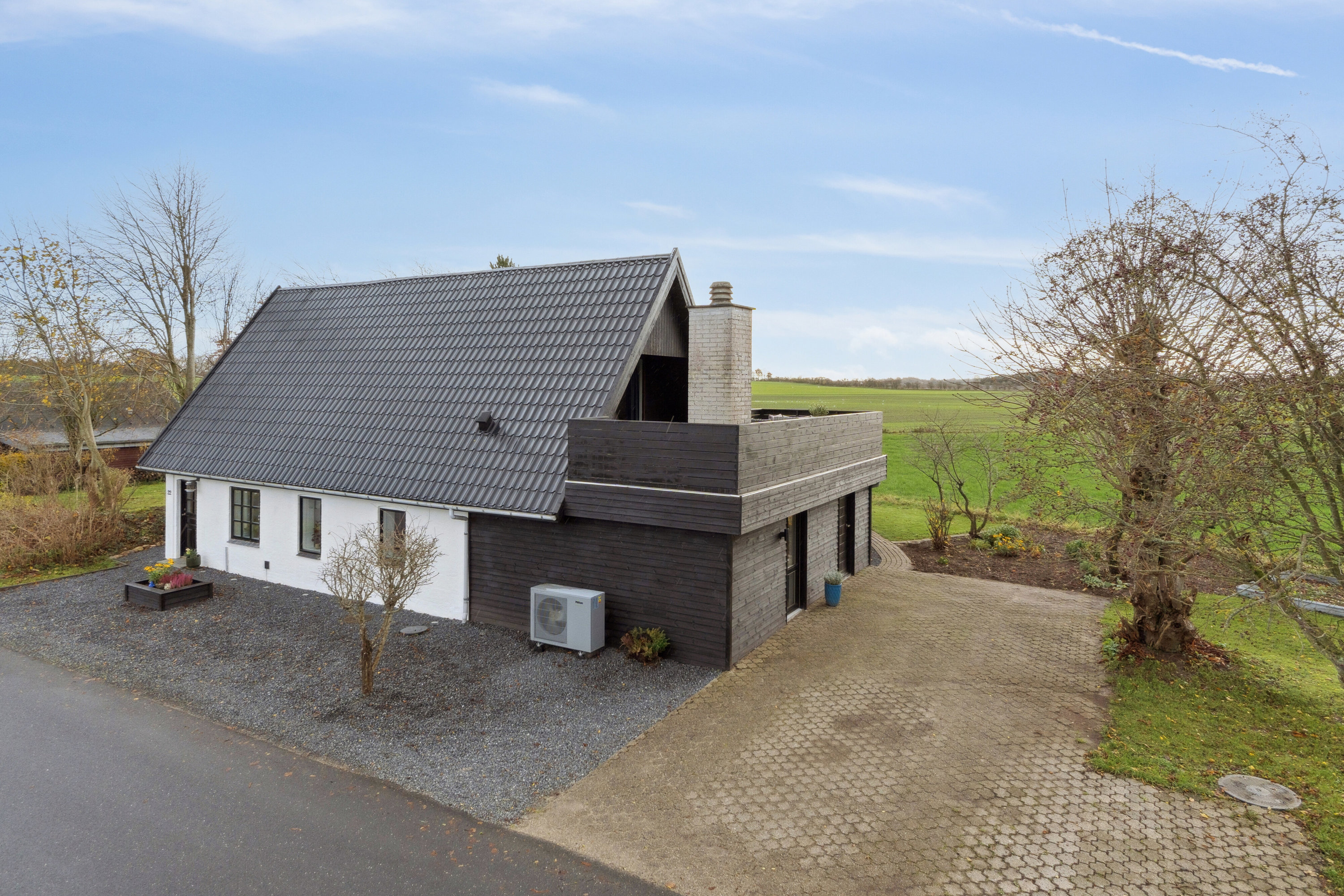 Fremhævet udendørs billede i fuldskærmstilstand. Billede af Sinding Hedevej 22, 8600 Silkeborg