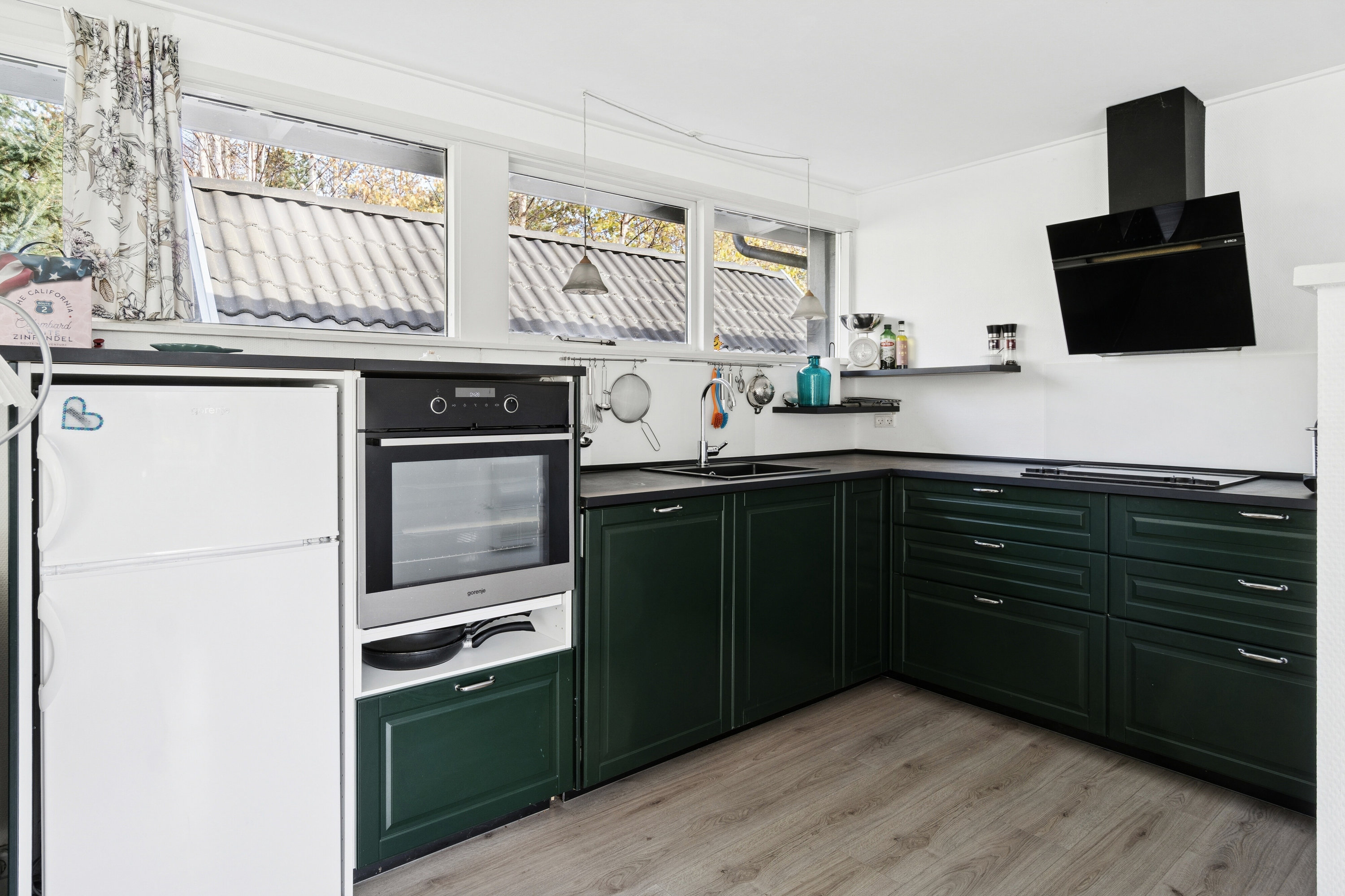 Fremhævet køkken billede i fuldskærmstilstand. Billede af Landemærket 1A, Yderby Lyng, 4583 Sjællands Odde