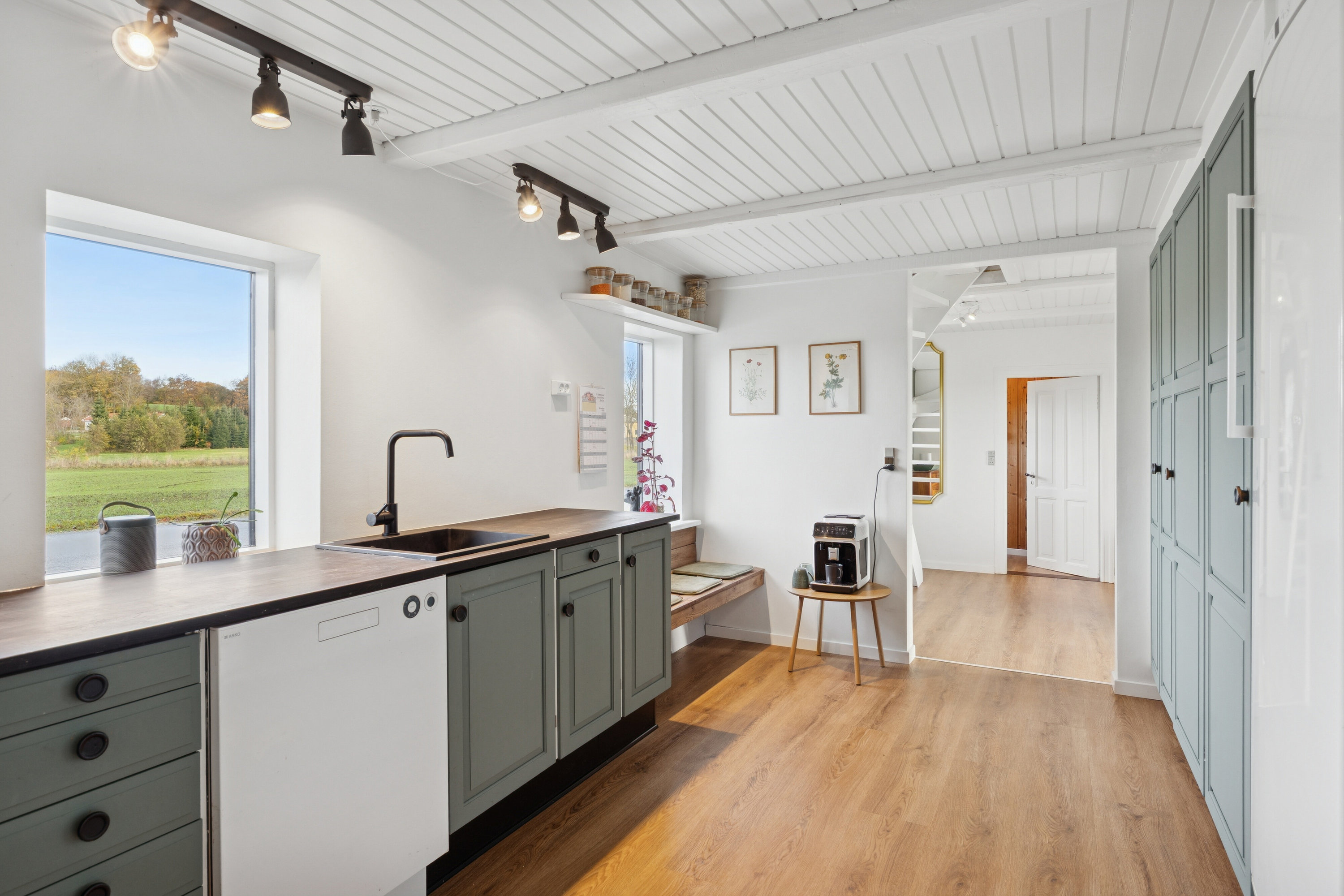 Fremhævet køkken billede i fuldskærmstilstand. Billede af Sinding Hedevej 22, 8600 Silkeborg