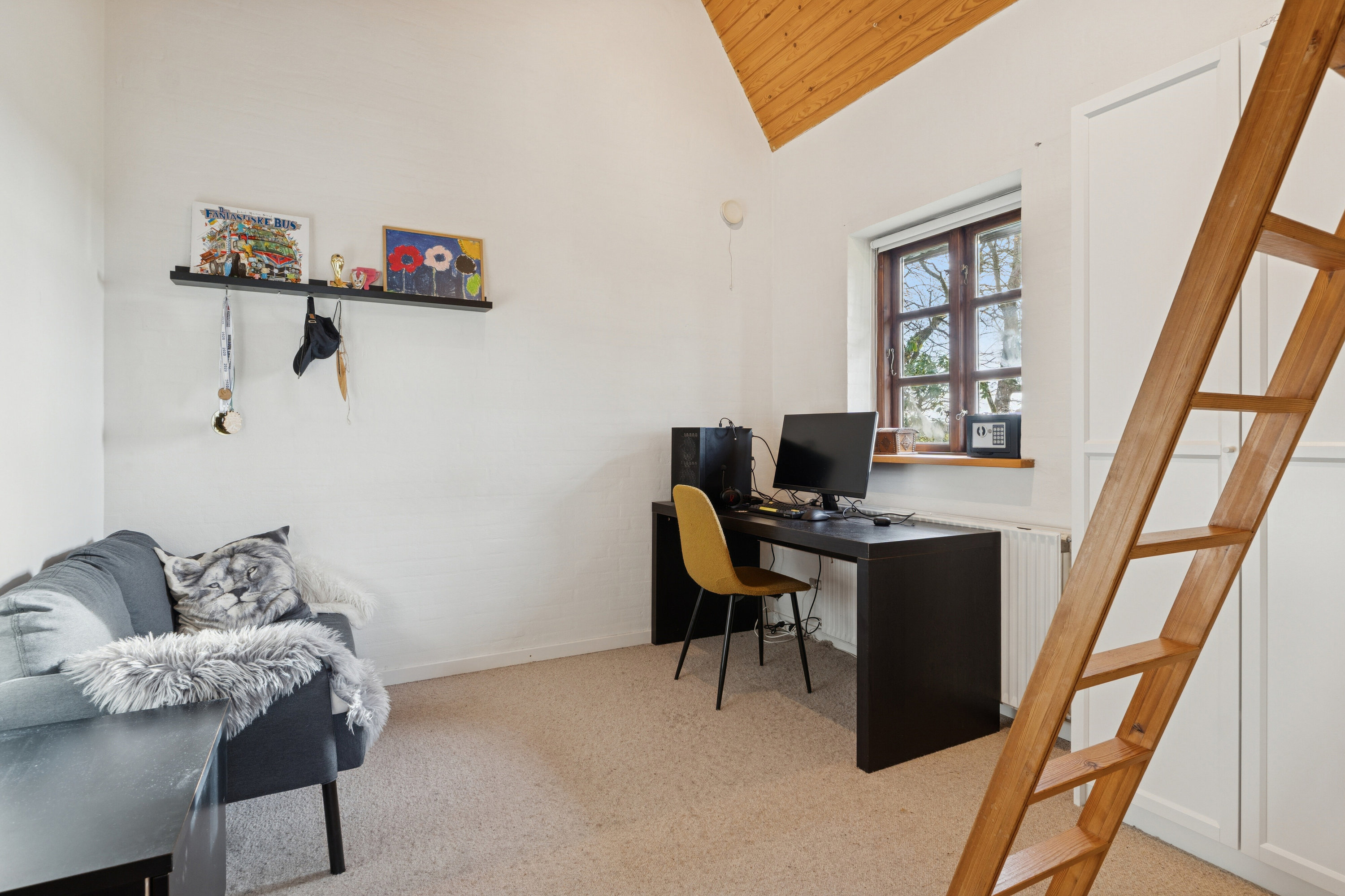 Fremhævet arbejdsværelse billede i fuldskærmstilstand. Billede af Sinding Hedevej 22, 8600 Silkeborg