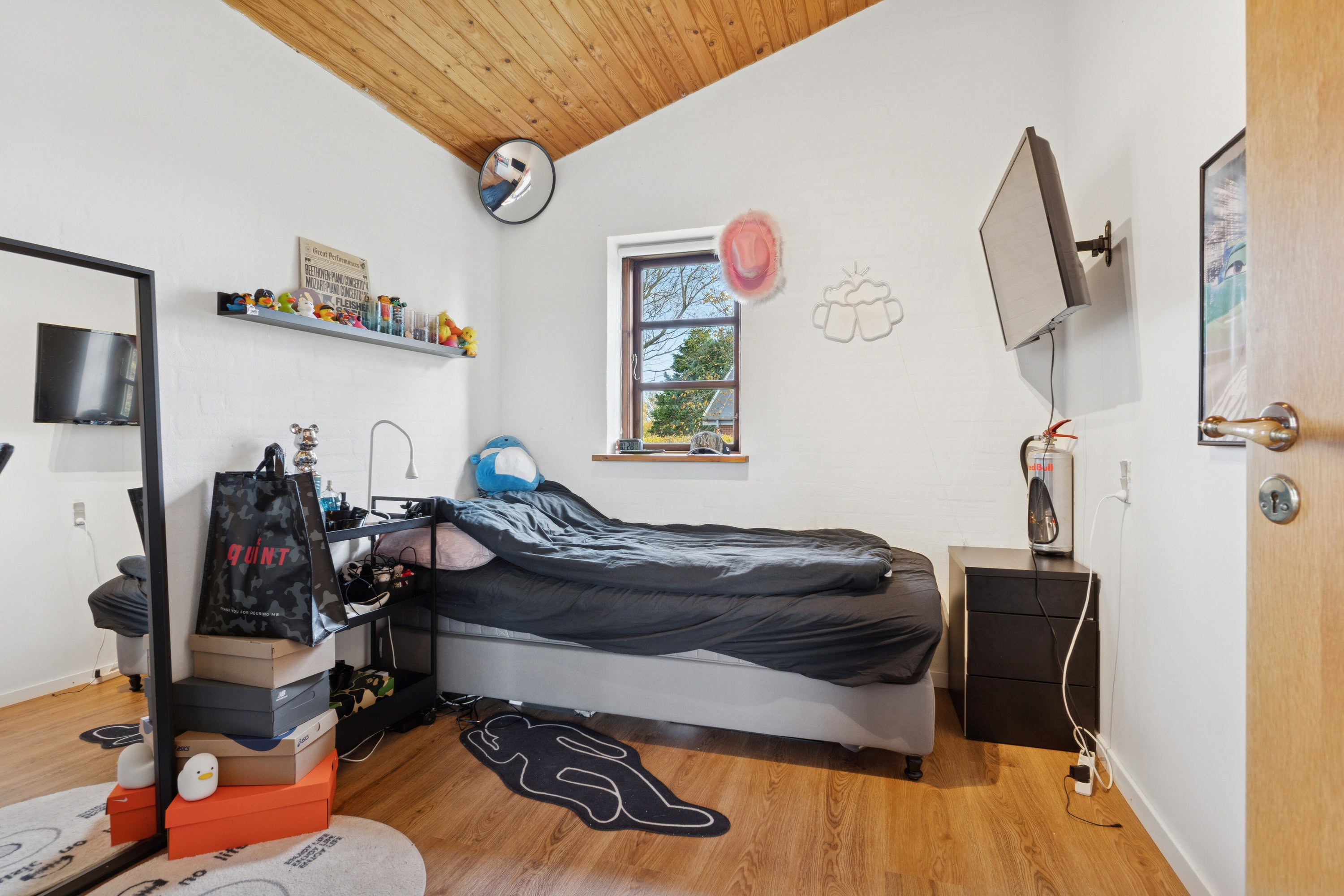 Fremhævet soveværelse billede i fuldskærmstilstand. Billede af Sinding Hedevej 22, 8600 Silkeborg