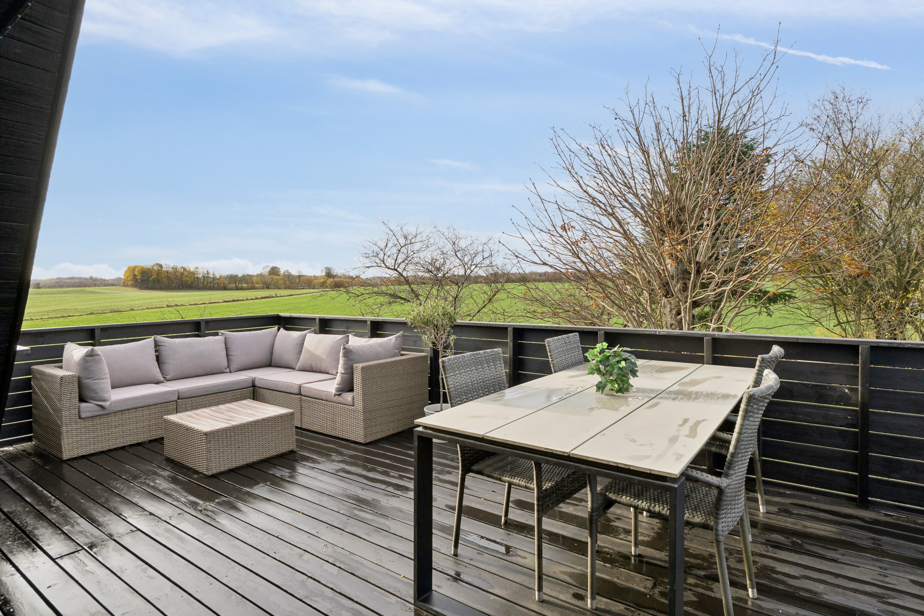 Fremhævet tagterrasse billede i fuldskærmstilstand. Billede af Sinding Hedevej 22, 8600 Silkeborg