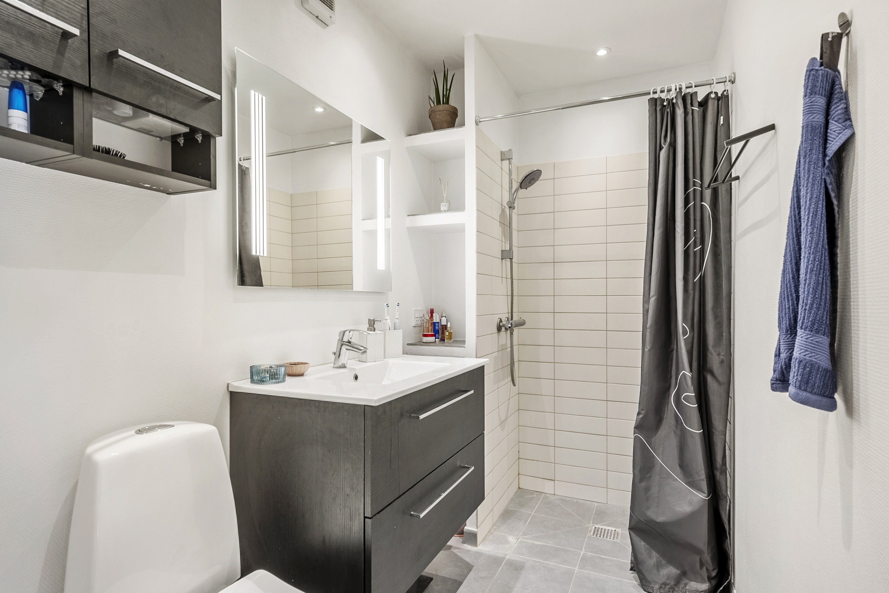 Fremhævet badeværelse billede i fuldskærmstilstand. Billede af Gyldenløvesgade 13, 2. tv., 5000 Odense C