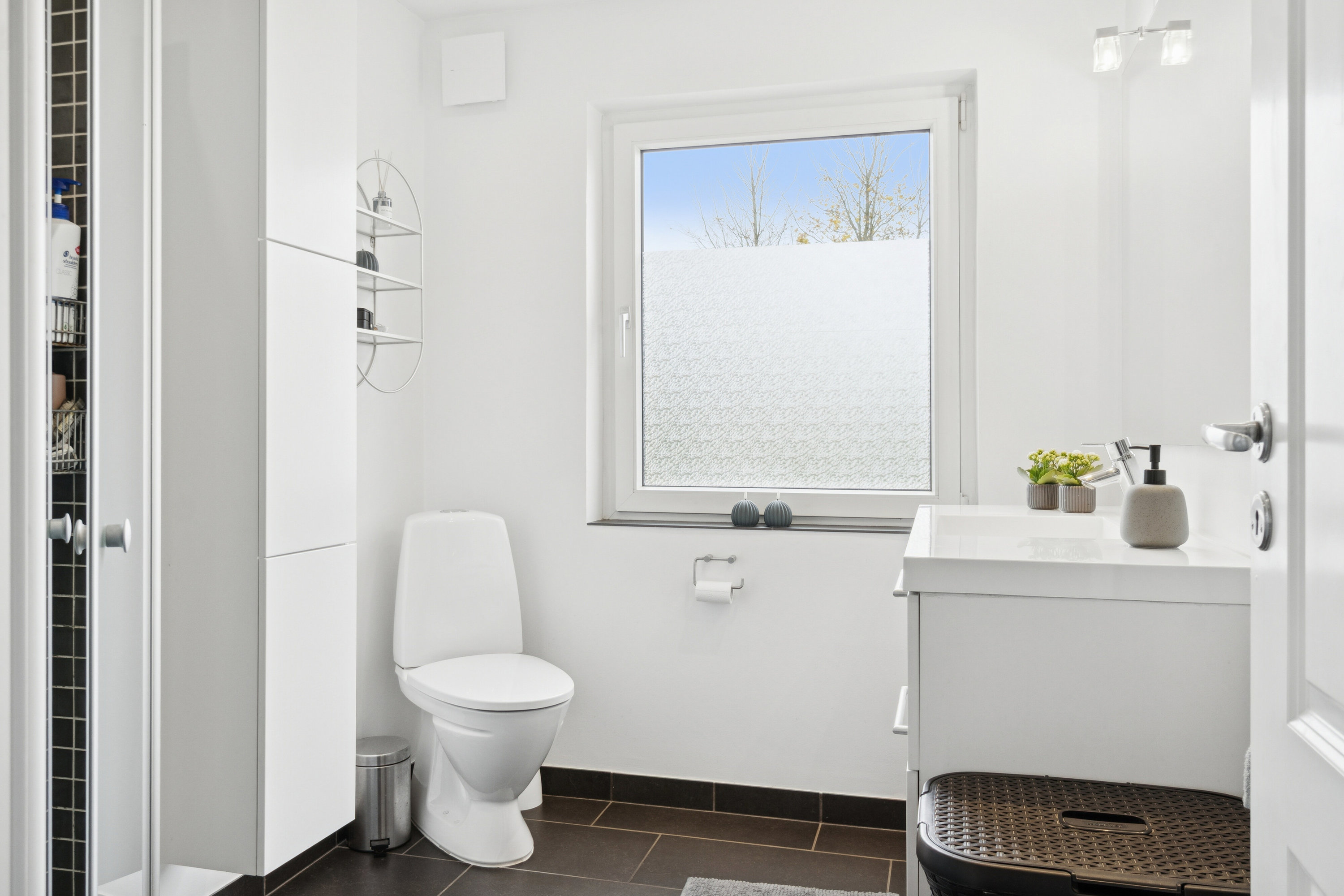 Fremhævet badeværelse billede i fuldskærmstilstand. Billede af Katrinevej 9, Gimlinge, 4200 Slagelse