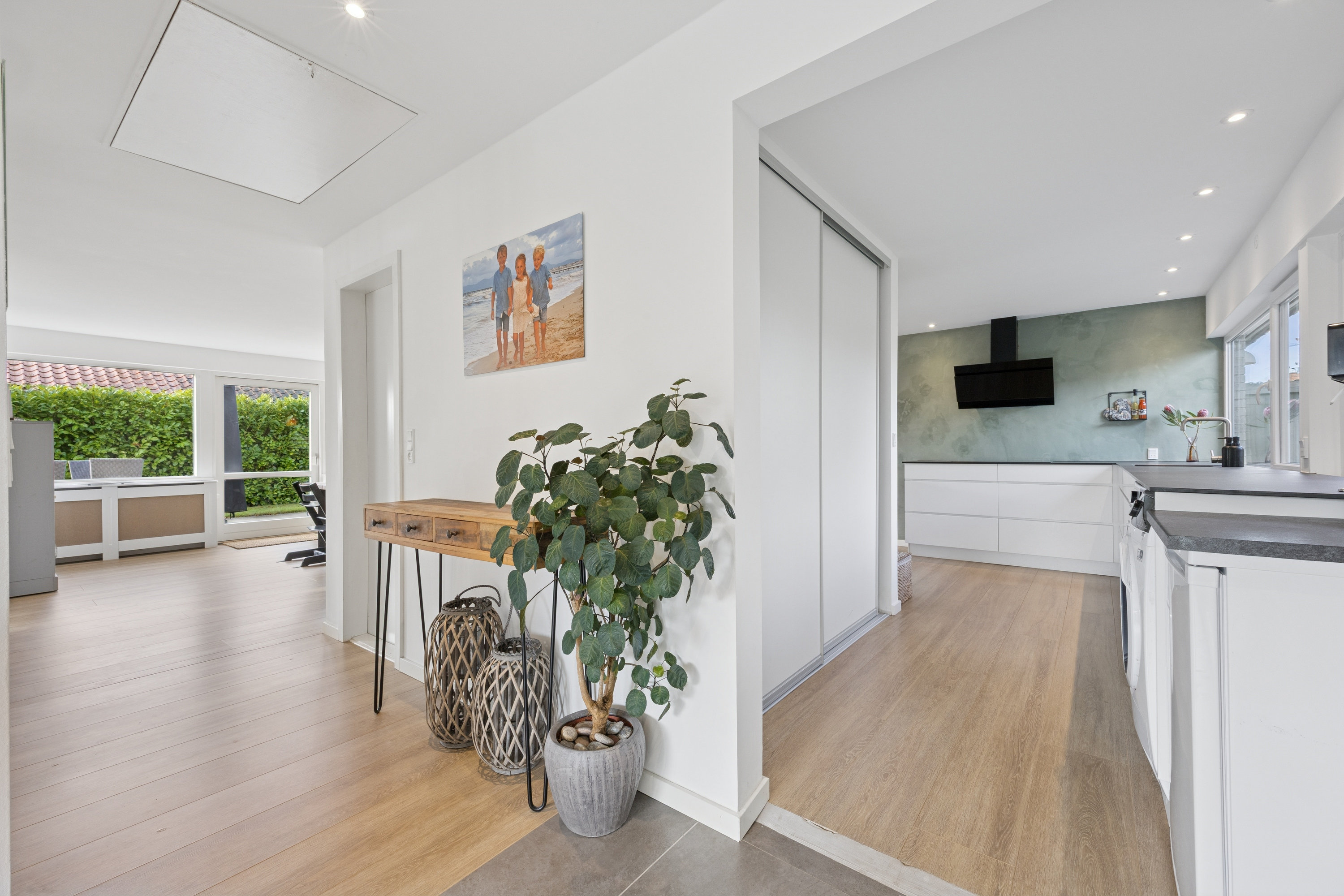 Fremhævet køkken billede i fuldskærmstilstand. Billede af Toftholmsvej 18, 2690 Karlslunde