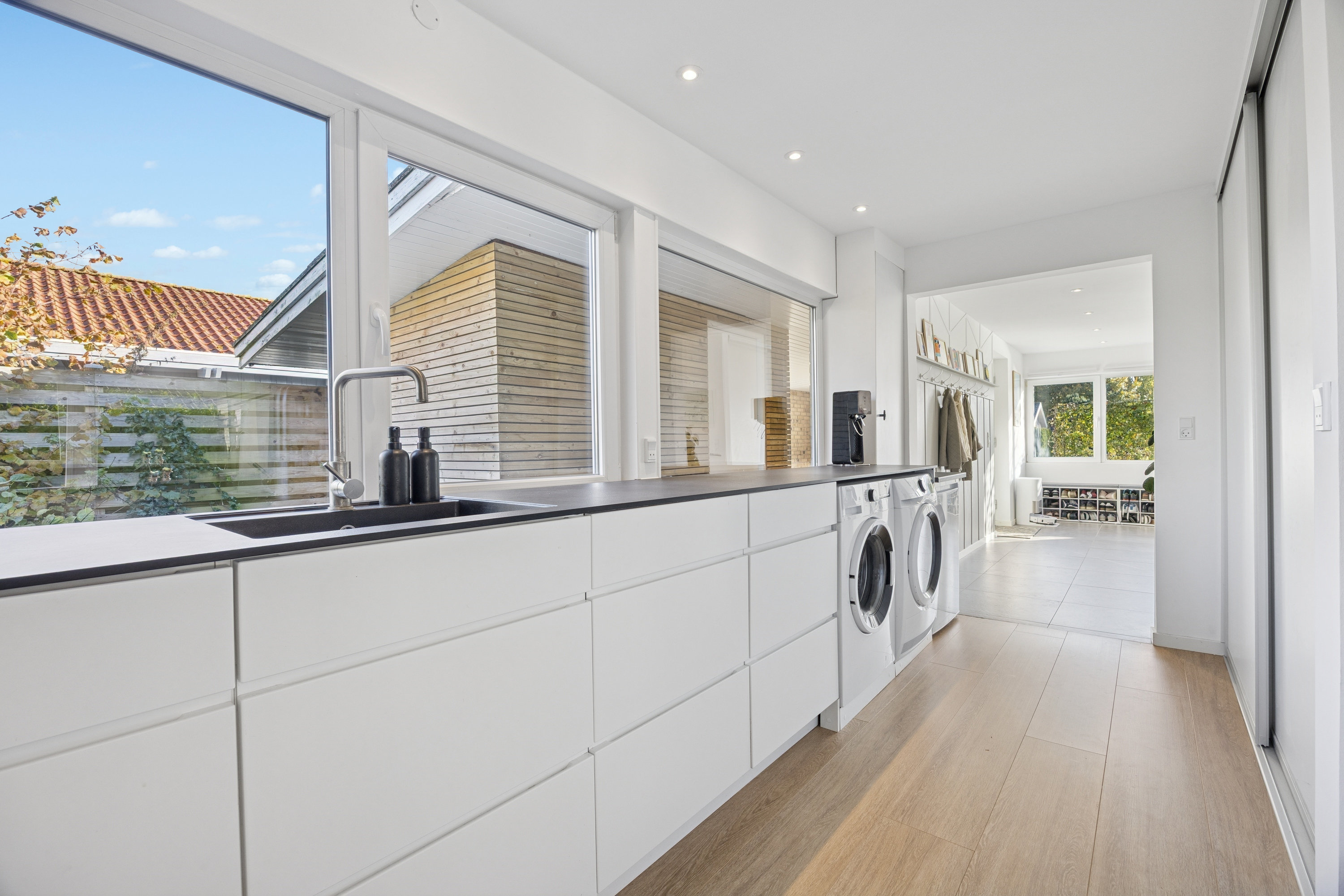 Fremhævet køkken billede i fuldskærmstilstand. Billede af Toftholmsvej 18, 2690 Karlslunde