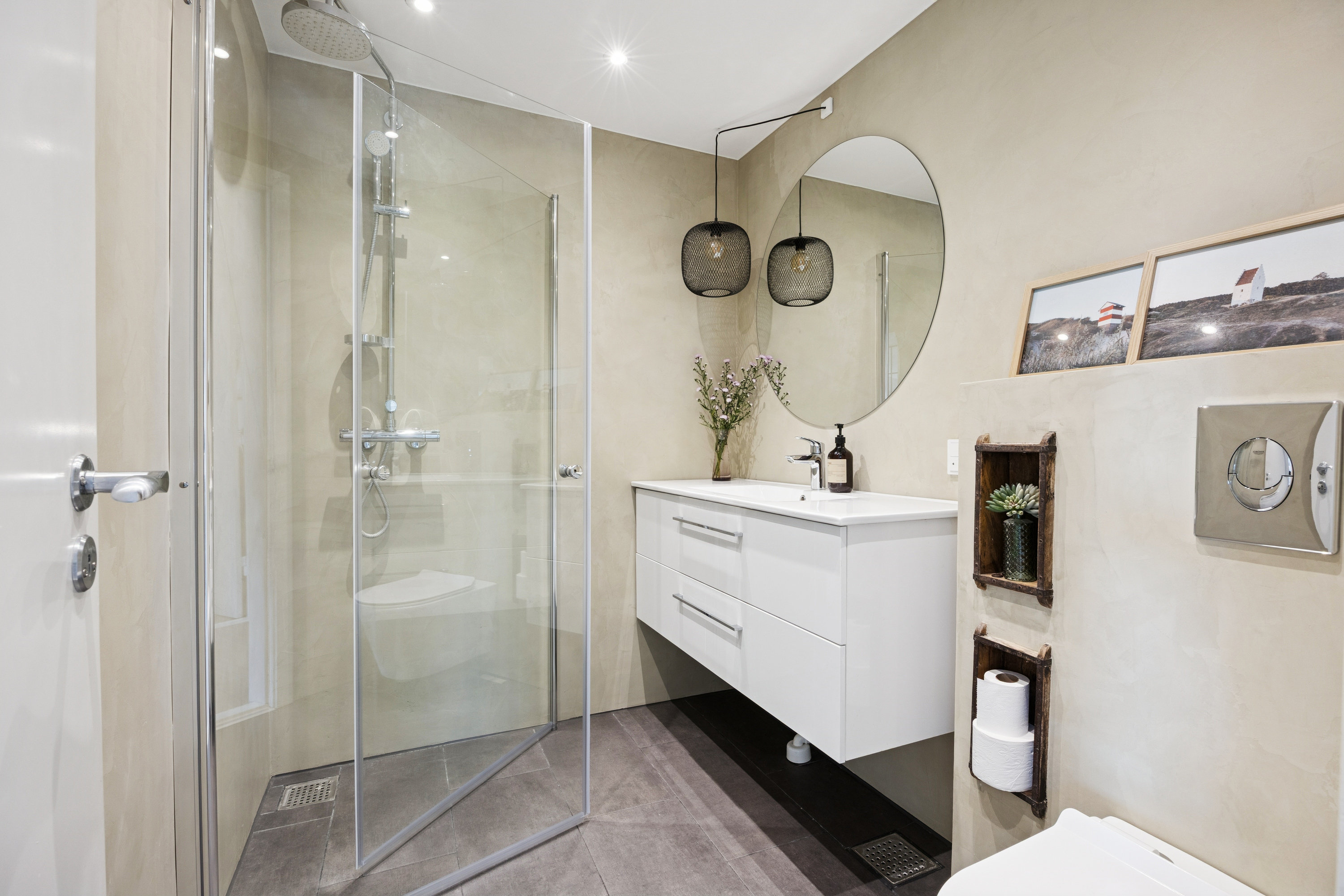 Fremhævet badeværelse billede i fuldskærmstilstand. Billede af Toftholmsvej 18, 2690 Karlslunde