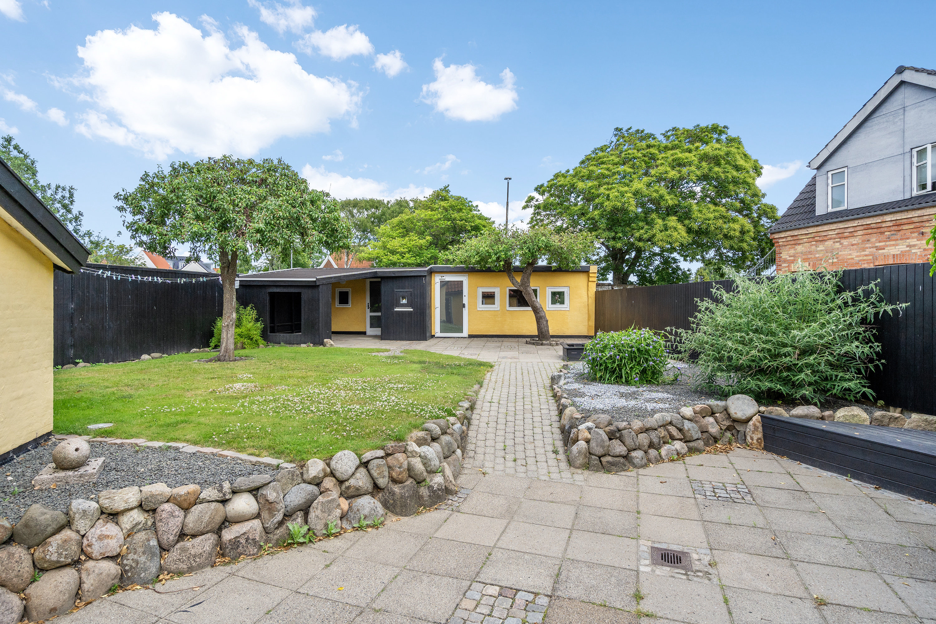 Miniaturebillede 1: lukket gårdhave. Billede af Overgade 15, 9800 Hjørring