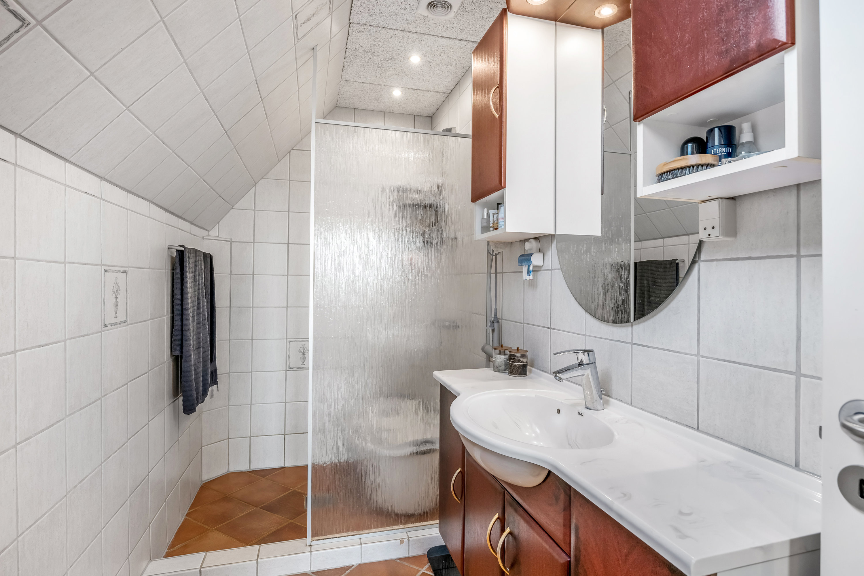 Fremhævet badeværelse billede i fuldskærmstilstand. Billede af Gl Kongevej 25, 6920 Videbæk