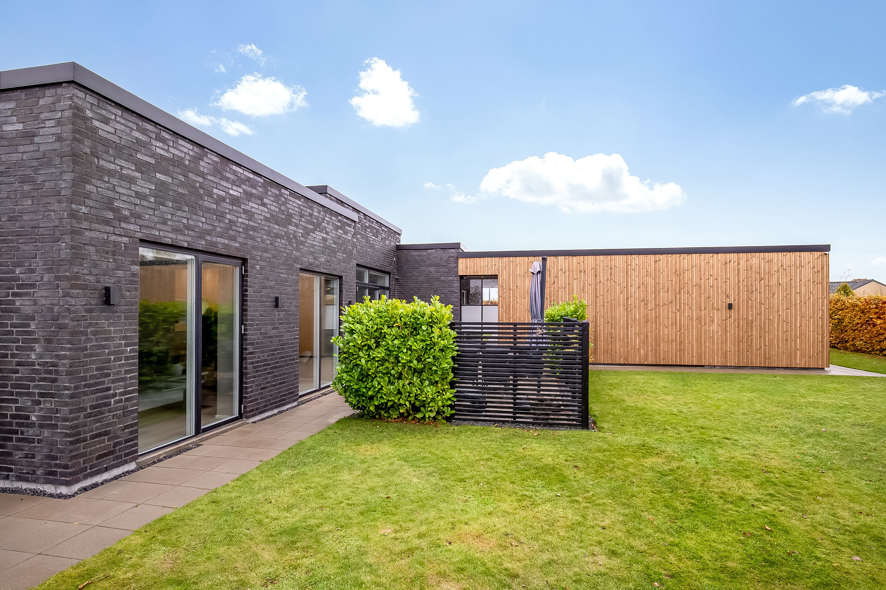 Fremhævet ejendommen billede i fuldskærmstilstand. Billede af Goldbækparken 1, Dalby, 6000 Kolding