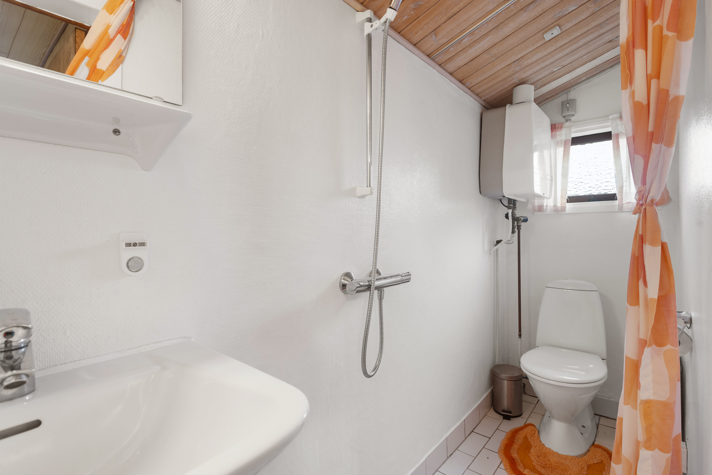 Fremhævet badeværelse billede i fuldskærmstilstand. Billede af Nordre Strandvej 4, 9300 Sæby