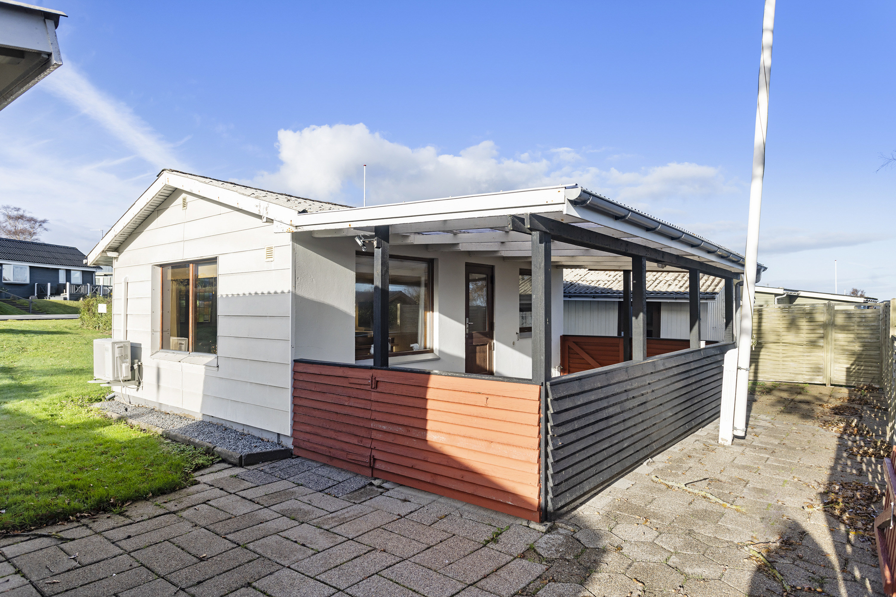 Miniaturebillede 1: facade. Billede af Nordre Strandvej 4, 9300 Sæby