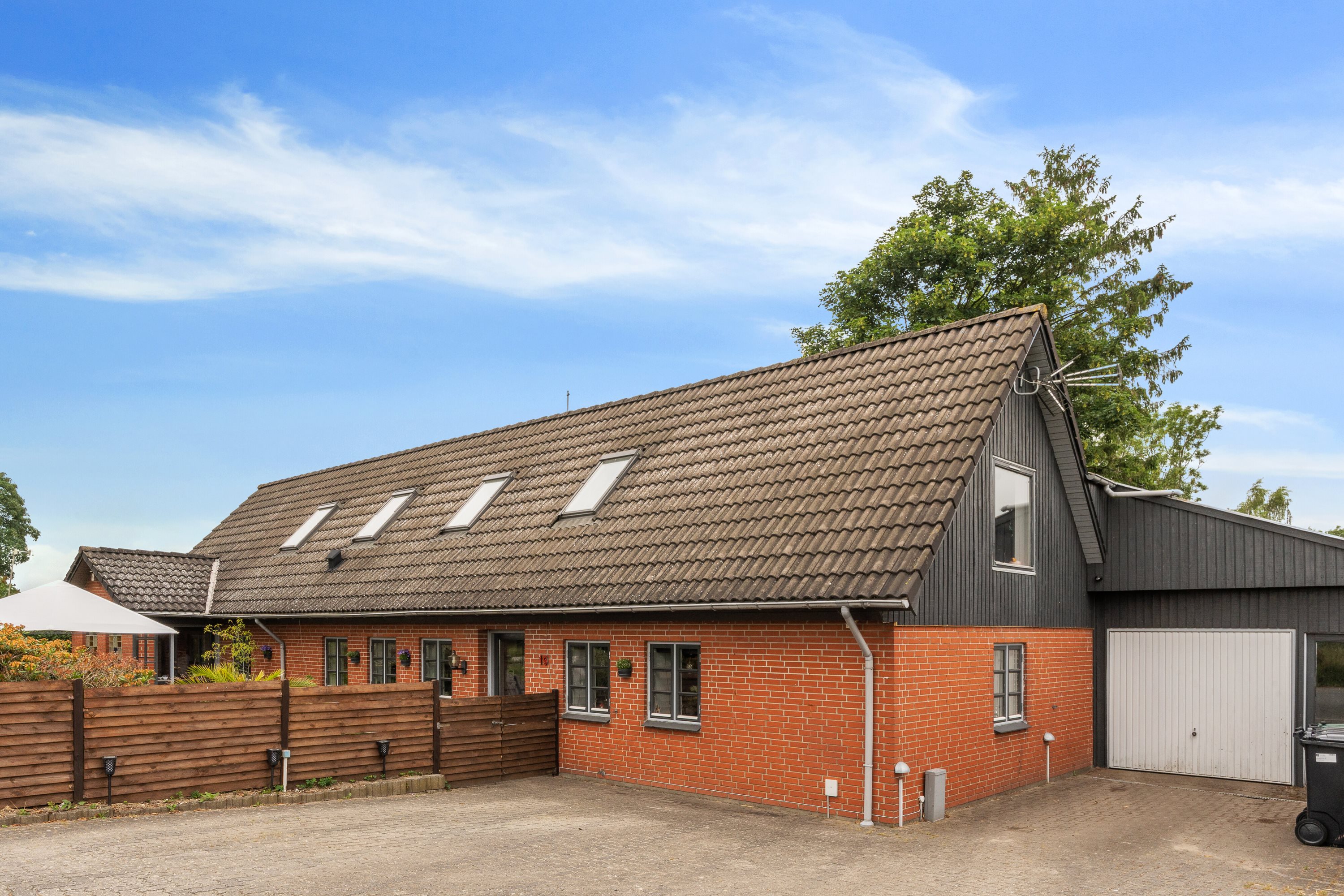 Fremhævet set fra vejen billede i fuldskærmstilstand. Billede af Stougårdsvej 19, Vidstrup, 8860 Ulstrup