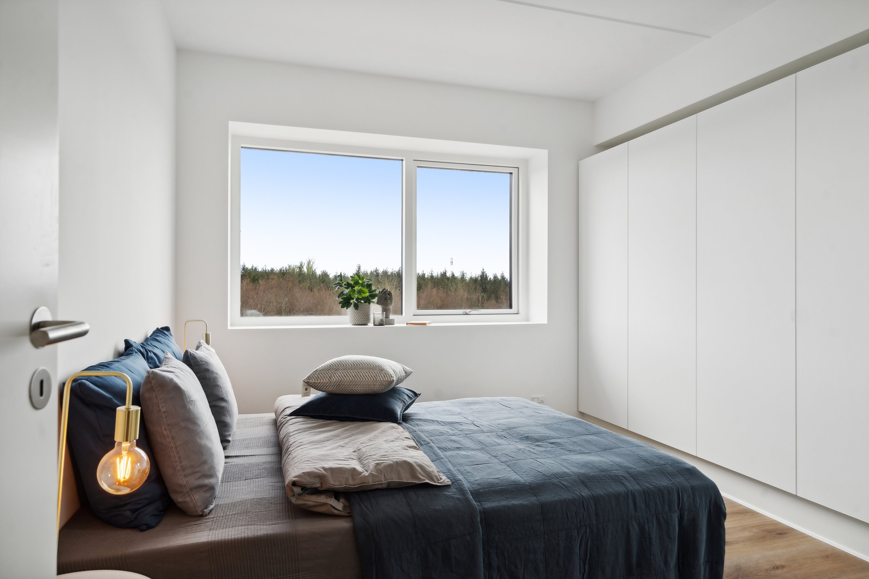 Fremhævet soveværelse billede i fuldskærmstilstand. Billede af Midgårdsvej 2, st.. tv., 5200 Odense V