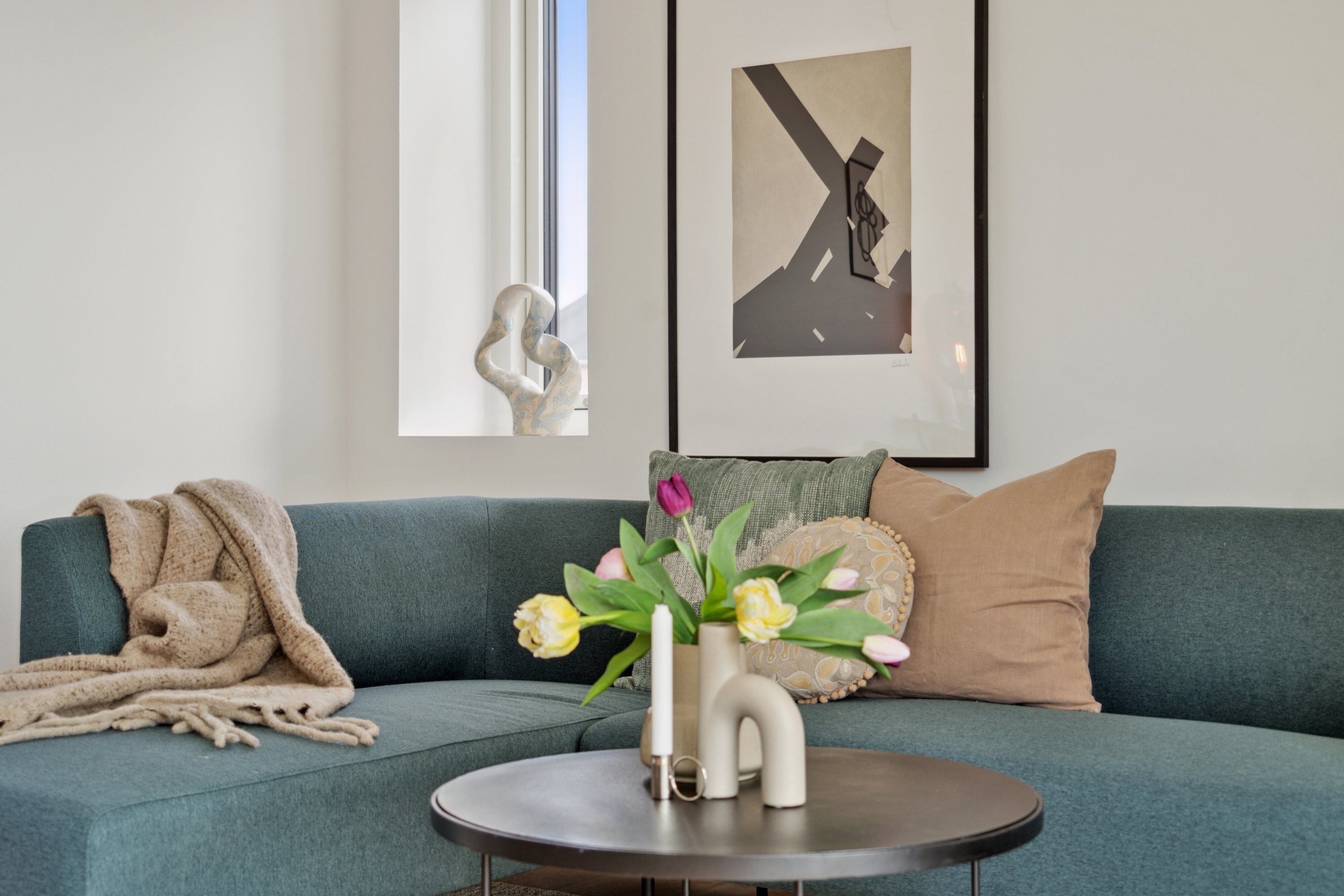 Miniaturebillede 1: stue. Billede af Asgårdsvej 42, 1. tv., 5200 Odense V