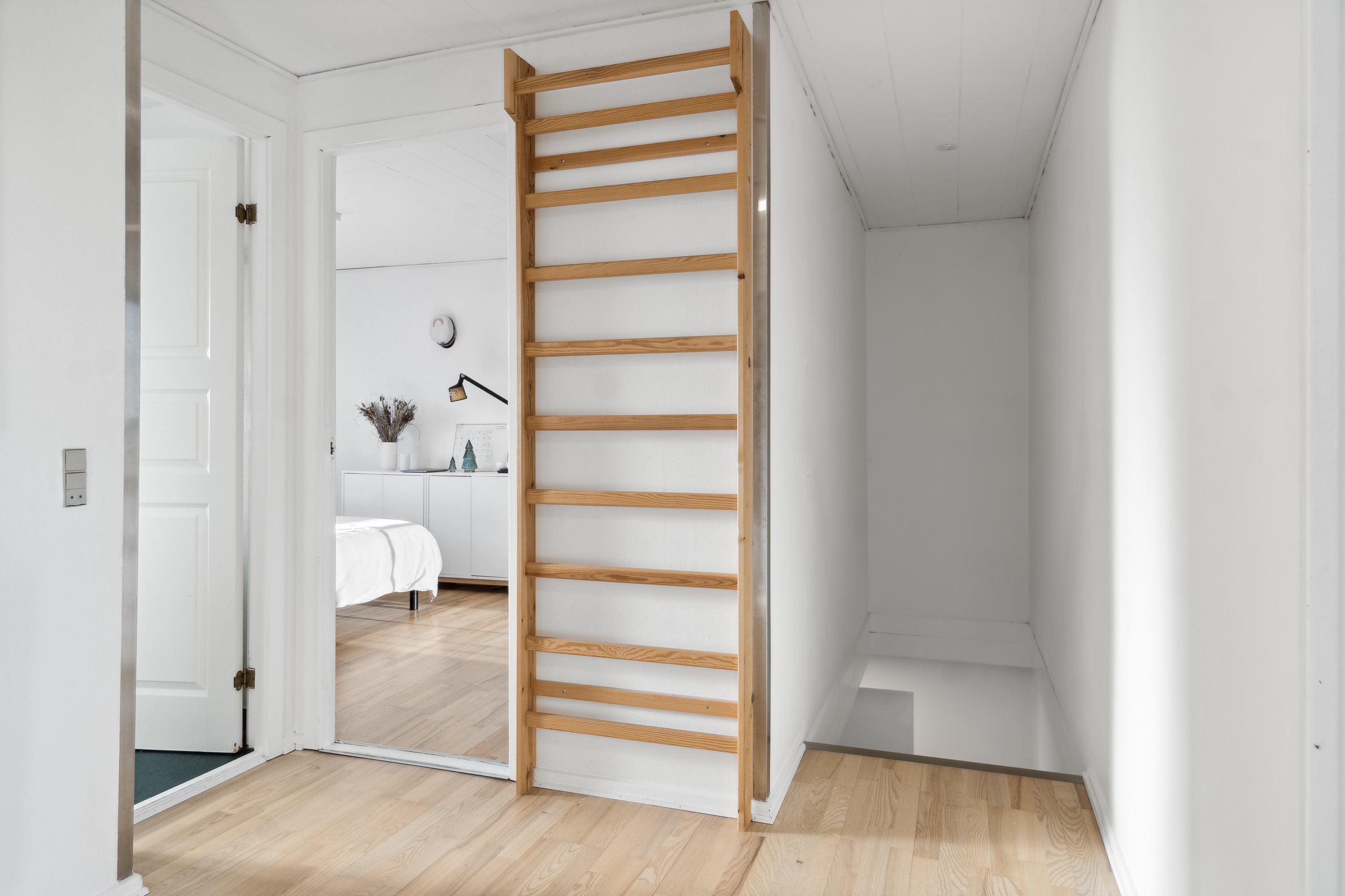 Fremhævet gang billede i fuldskærmstilstand. Billede af Kompagnigade 12A, 7800 Skive