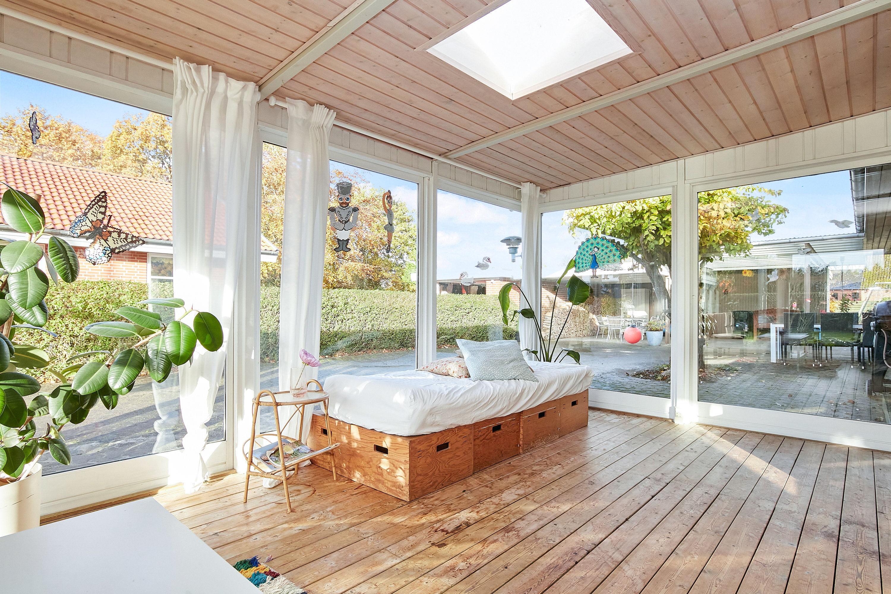 Fremhævet udestue billede i fuldskærmstilstand. Billede af Bakkegårdsparken 4, 7171 Uldum