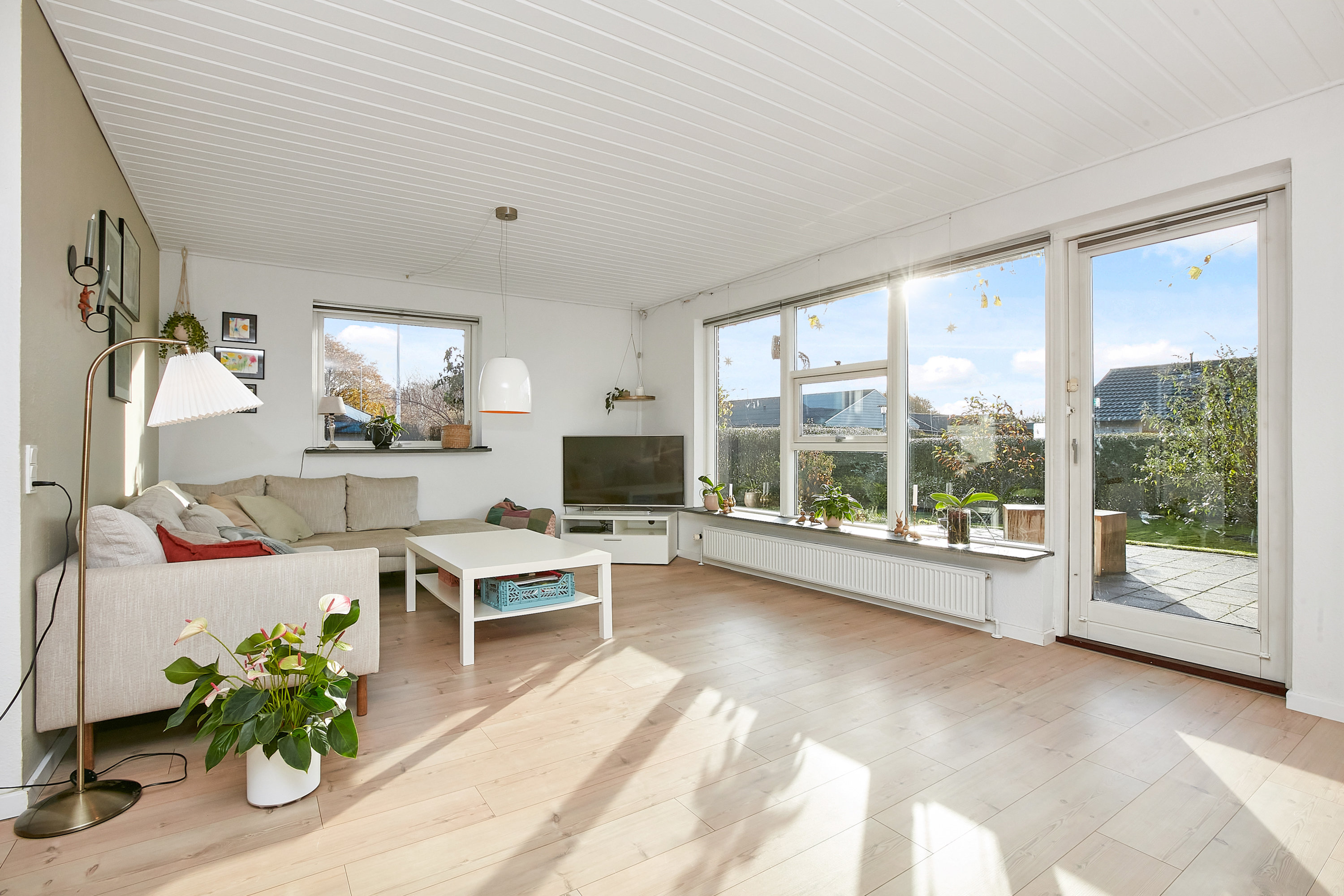 Fremhævet stue billede i fuldskærmstilstand. Billede af Bakkegårdsparken 4, 7171 Uldum