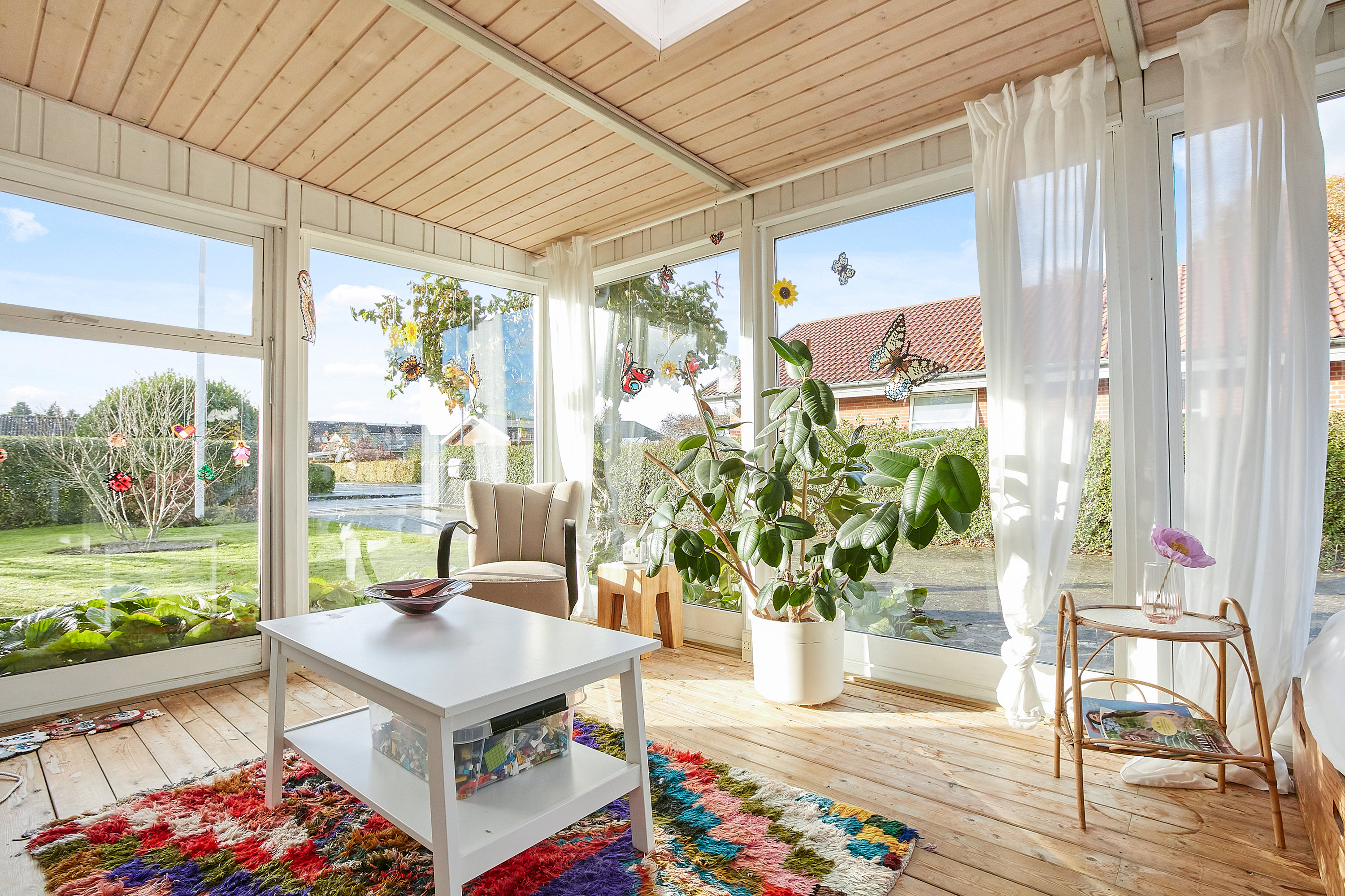 Fremhævet udestue billede i fuldskærmstilstand. Billede af Bakkegårdsparken 4, 7171 Uldum