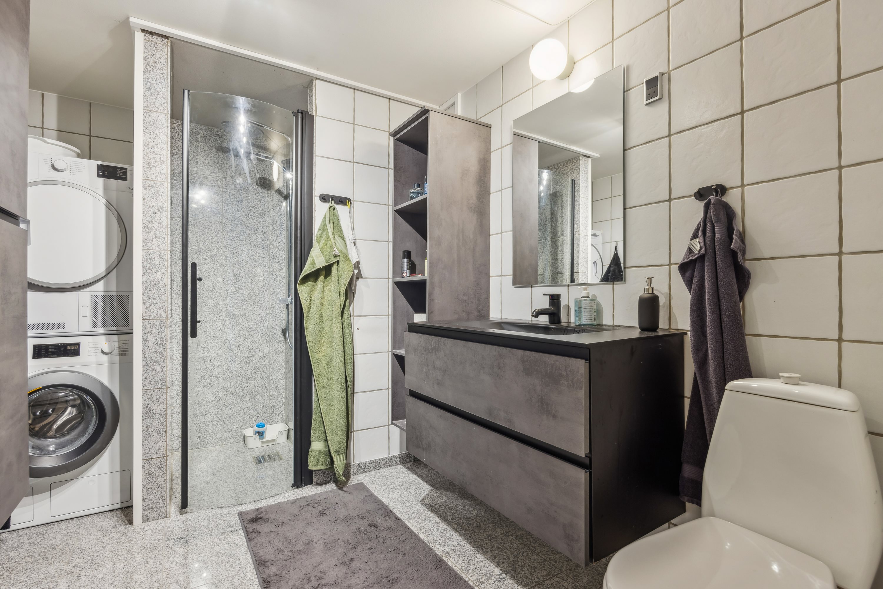 Fremhævet badeværelse billede i fuldskærmstilstand. Billede af Vestergade 1, 1. tv., 9500 Hobro